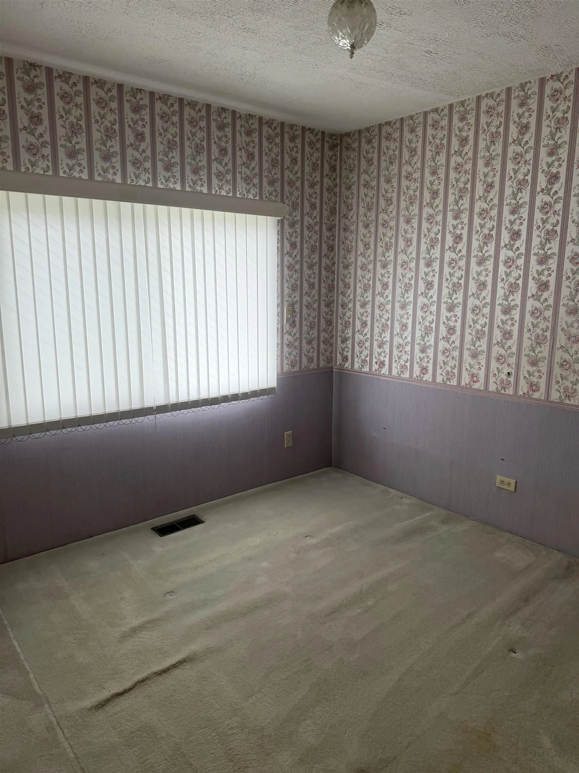3281 E 46th Avenue - Image 10