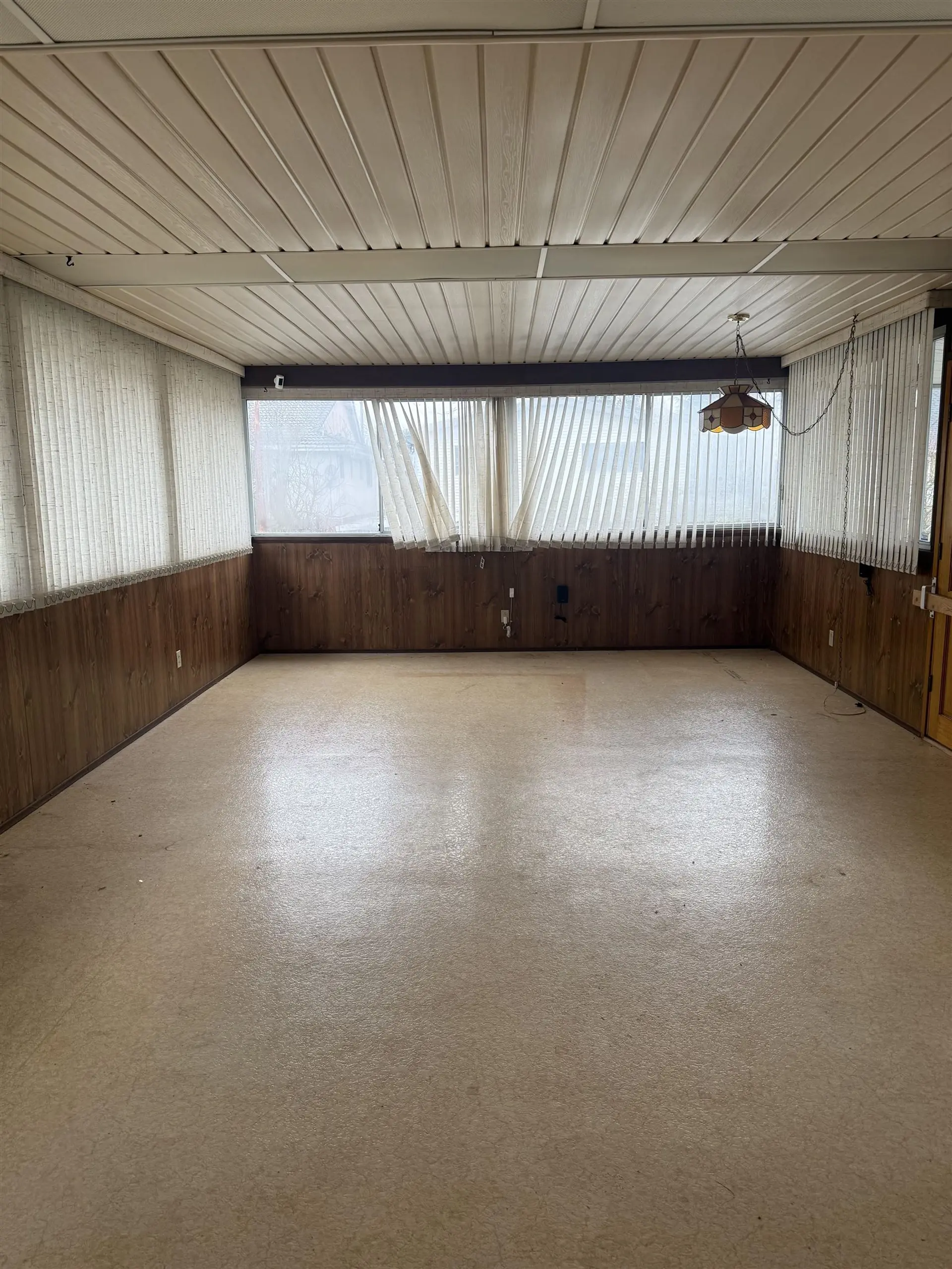 3281 E 46th Avenue - Image 4