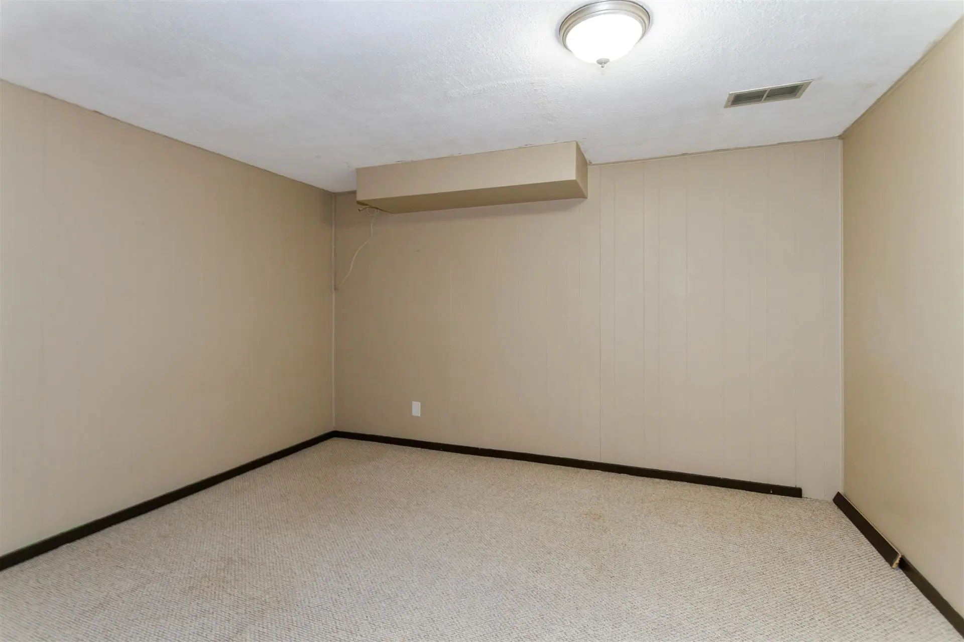 #80 2905 Norman Avenue - Image 17