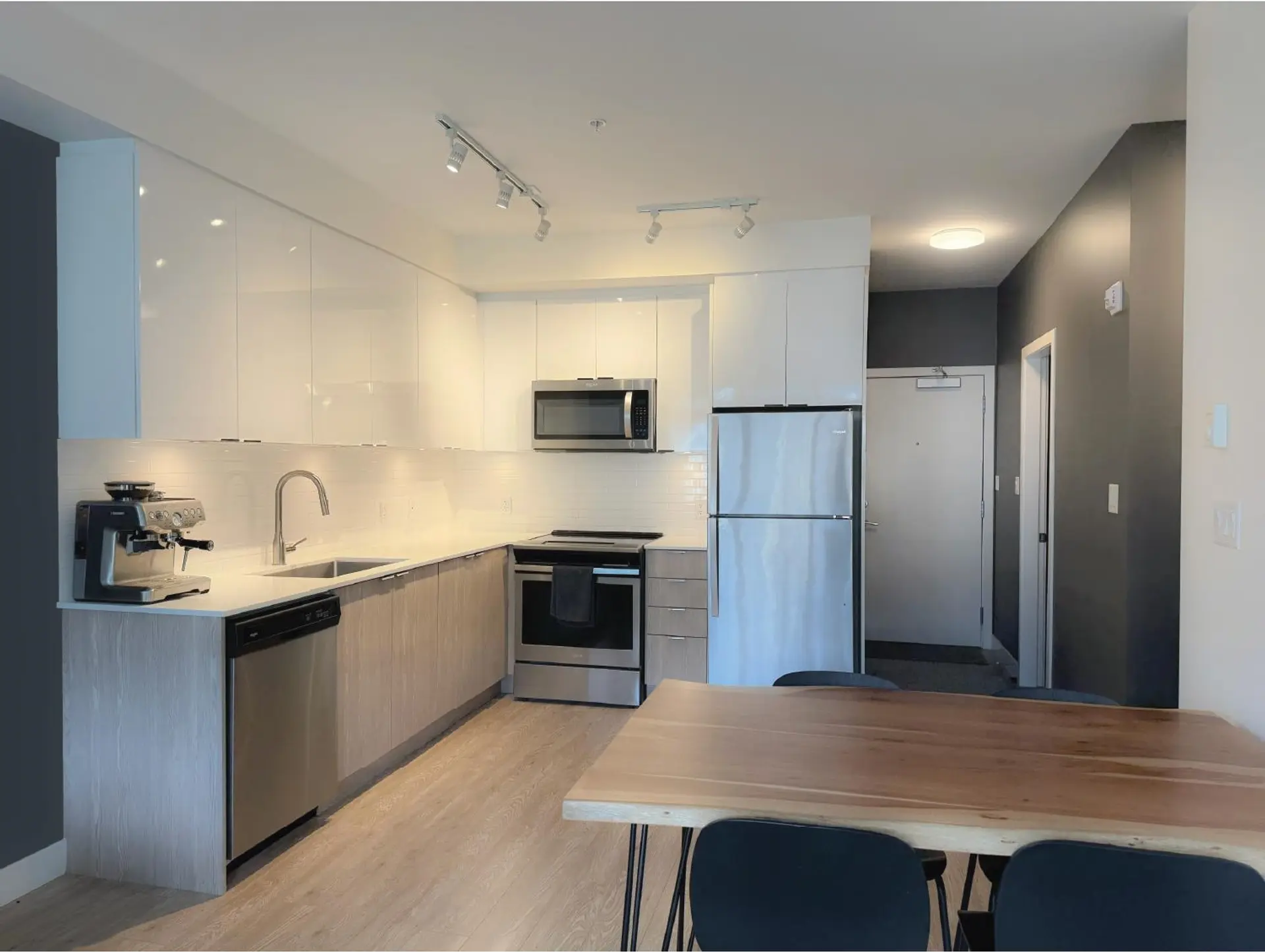 Property at #417 37881 CLEVELAND AVENUE, Squamish, BC