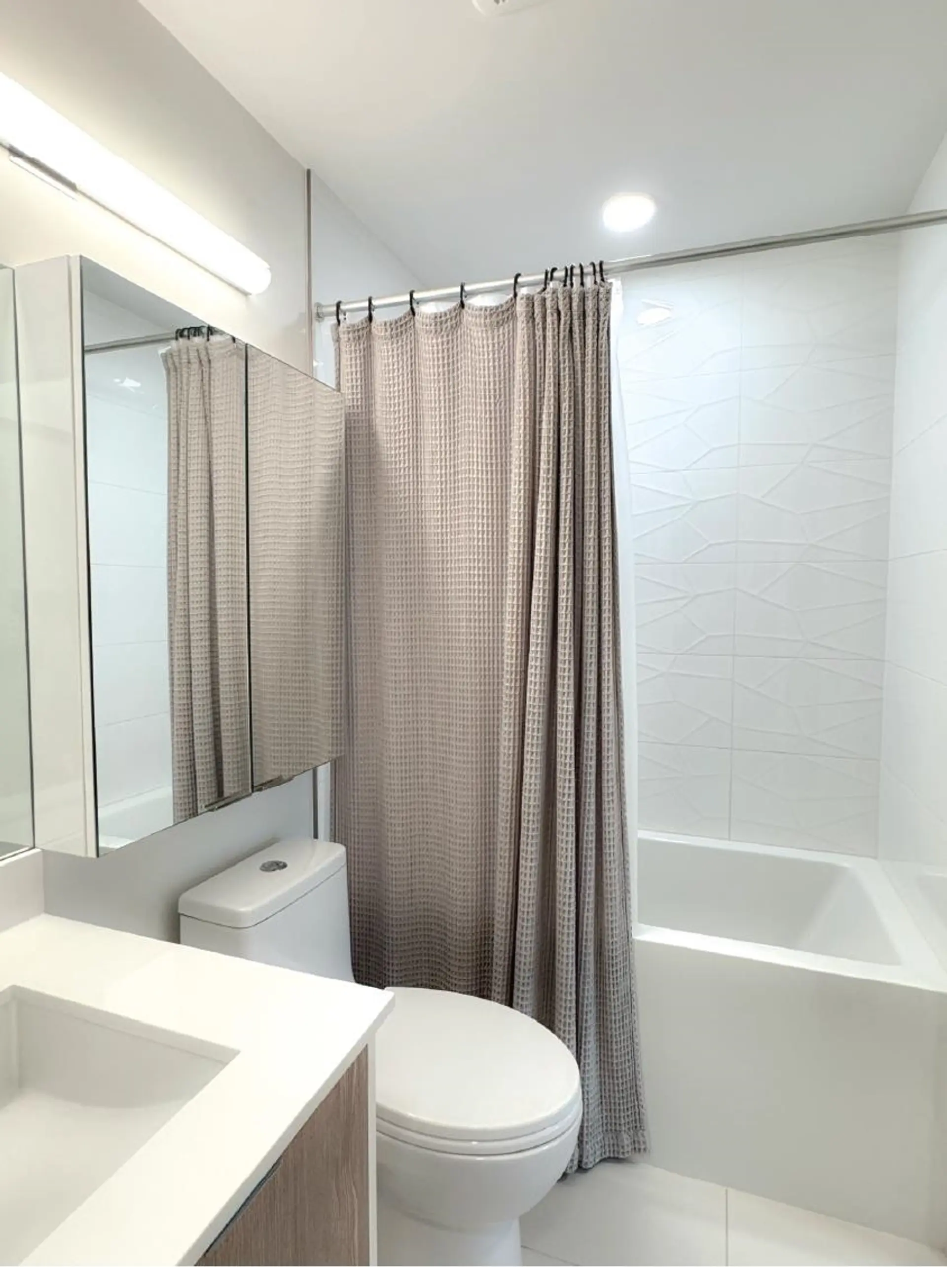 Property at #417 37881 CLEVELAND AVENUE, Squamish, BC