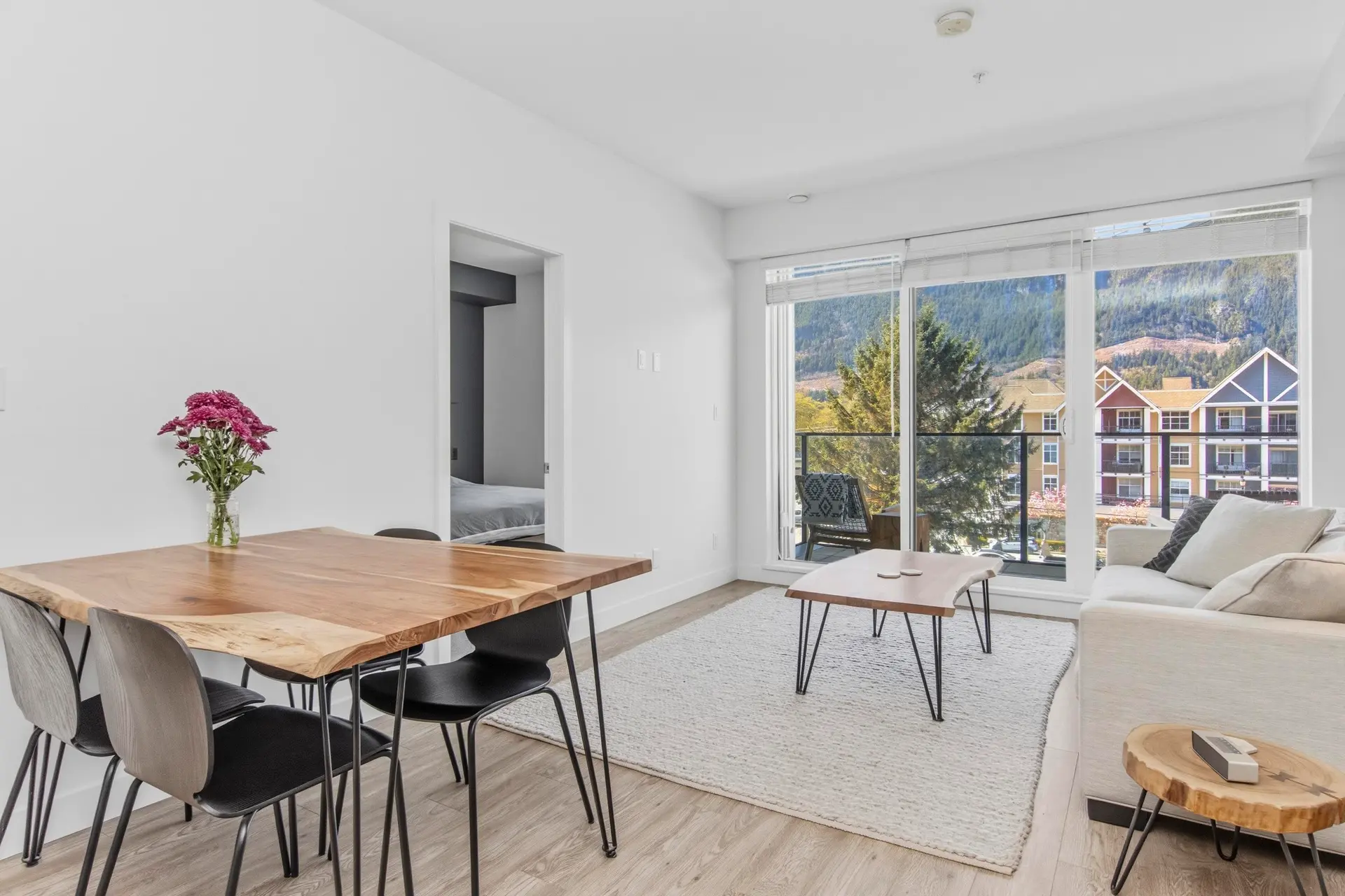 Property at #417 37881 CLEVELAND AVENUE, Squamish, BC