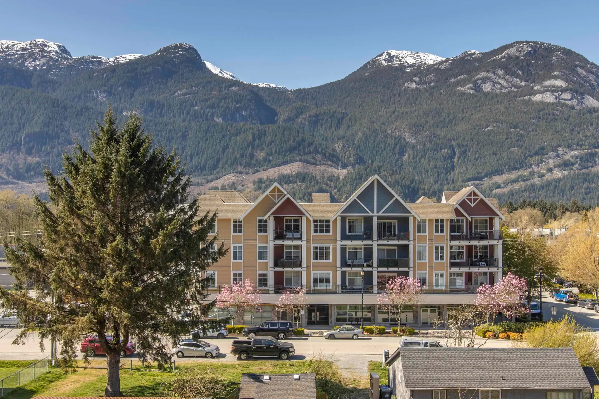 Property at #417 37881 CLEVELAND AVENUE, Squamish, BC