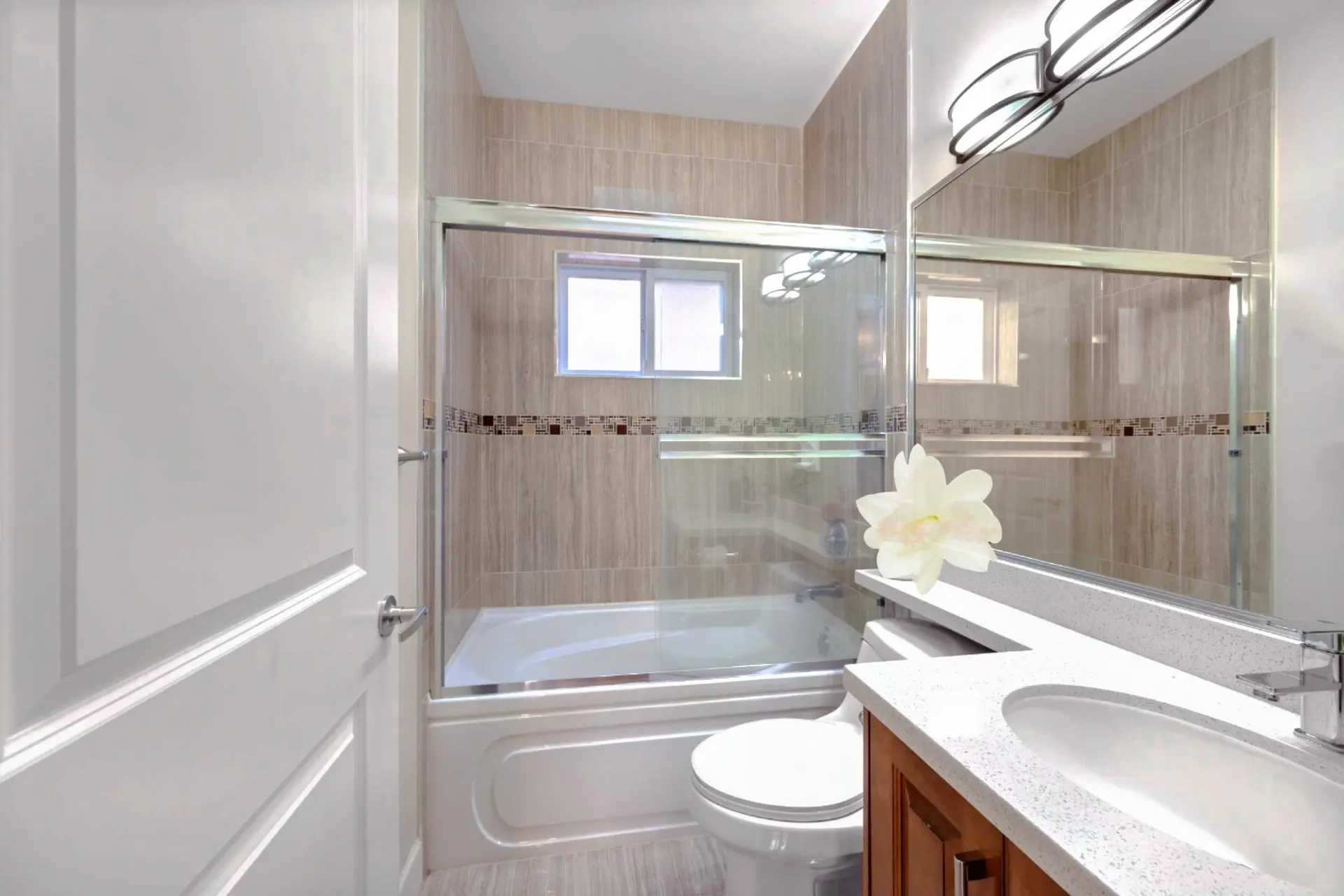 2643 E 8th Avenue - Image 5