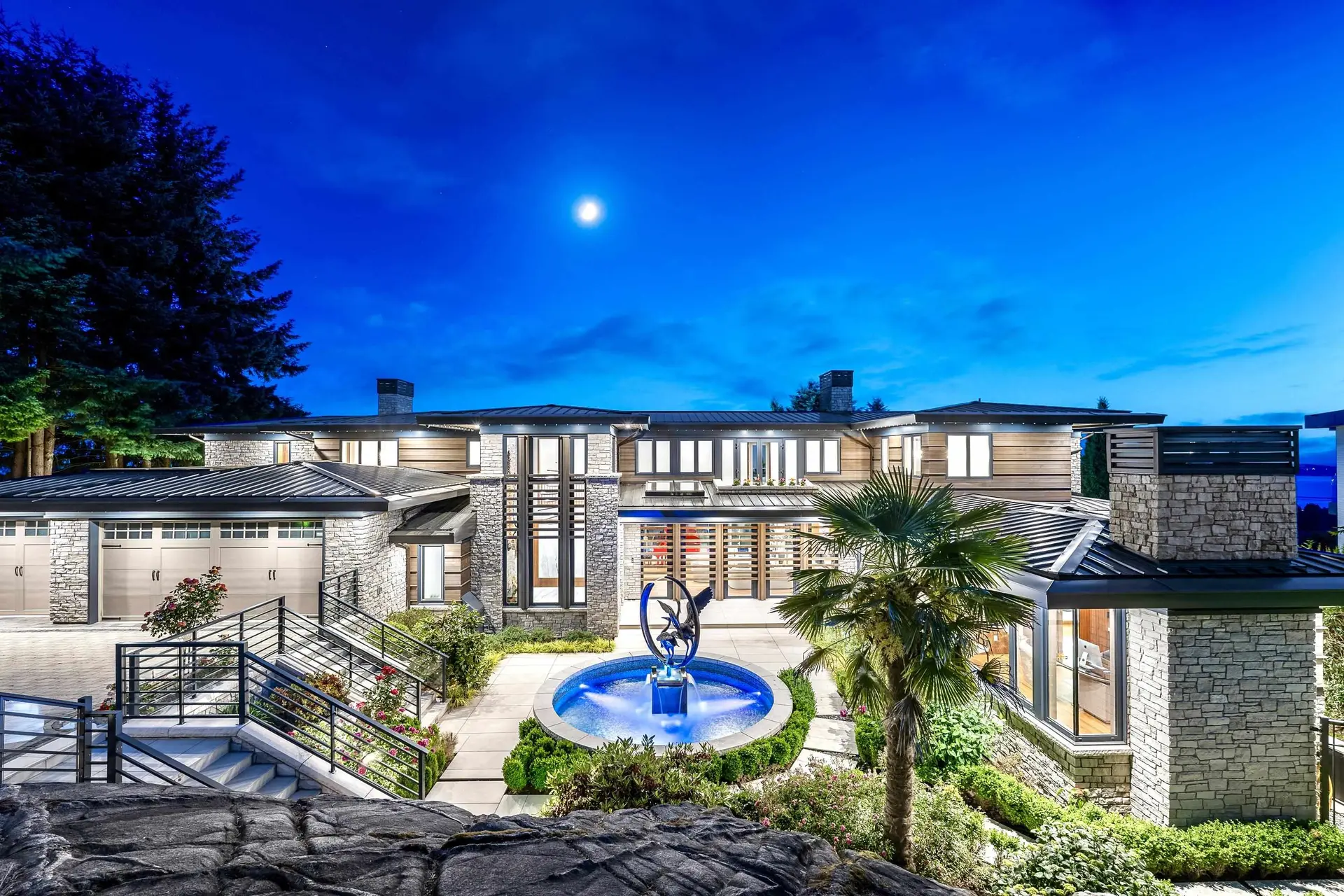 Property at 1036 Eyremount Drive, West Vancouver, BC