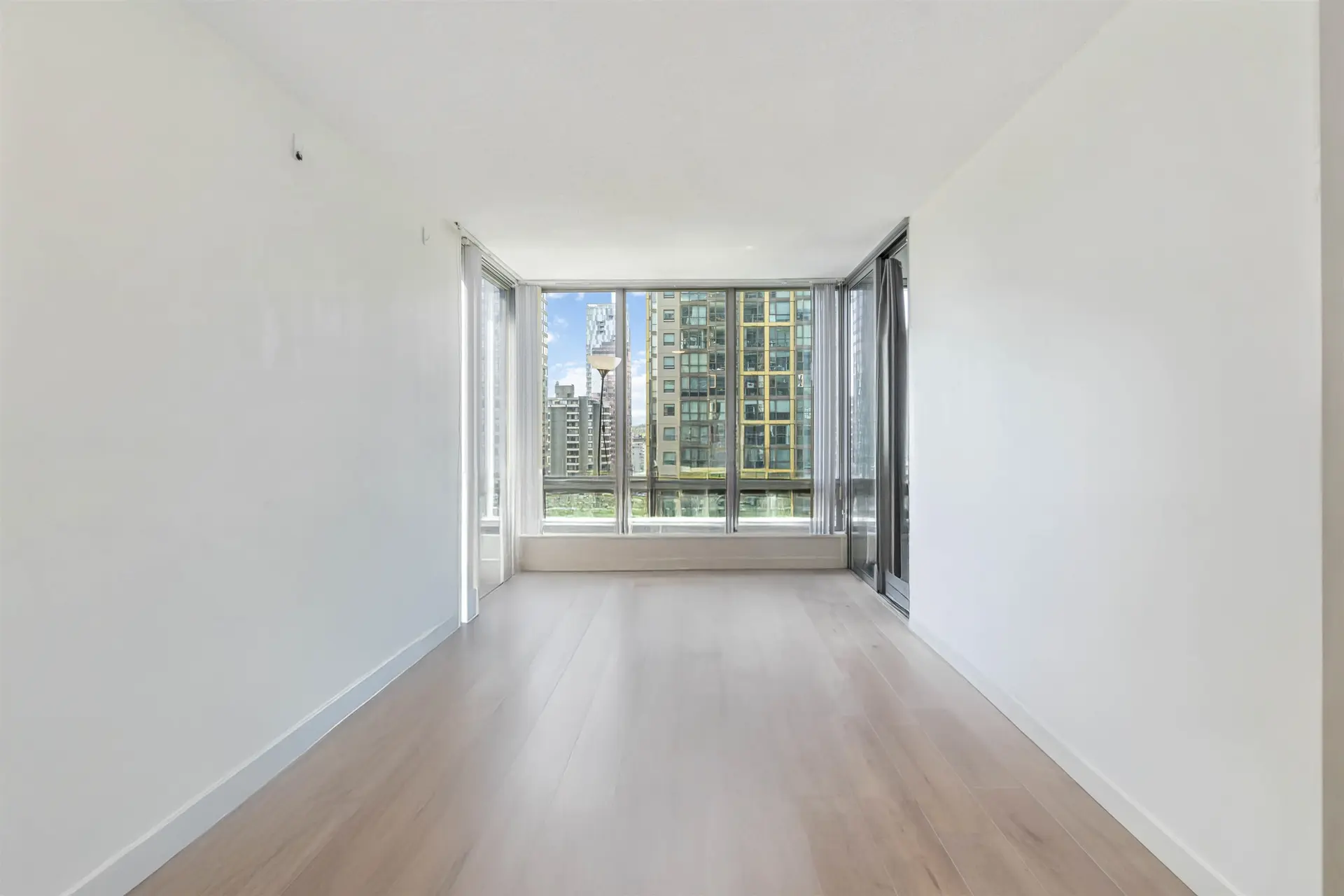 #1408 1288 W Georgia Street - Image 8