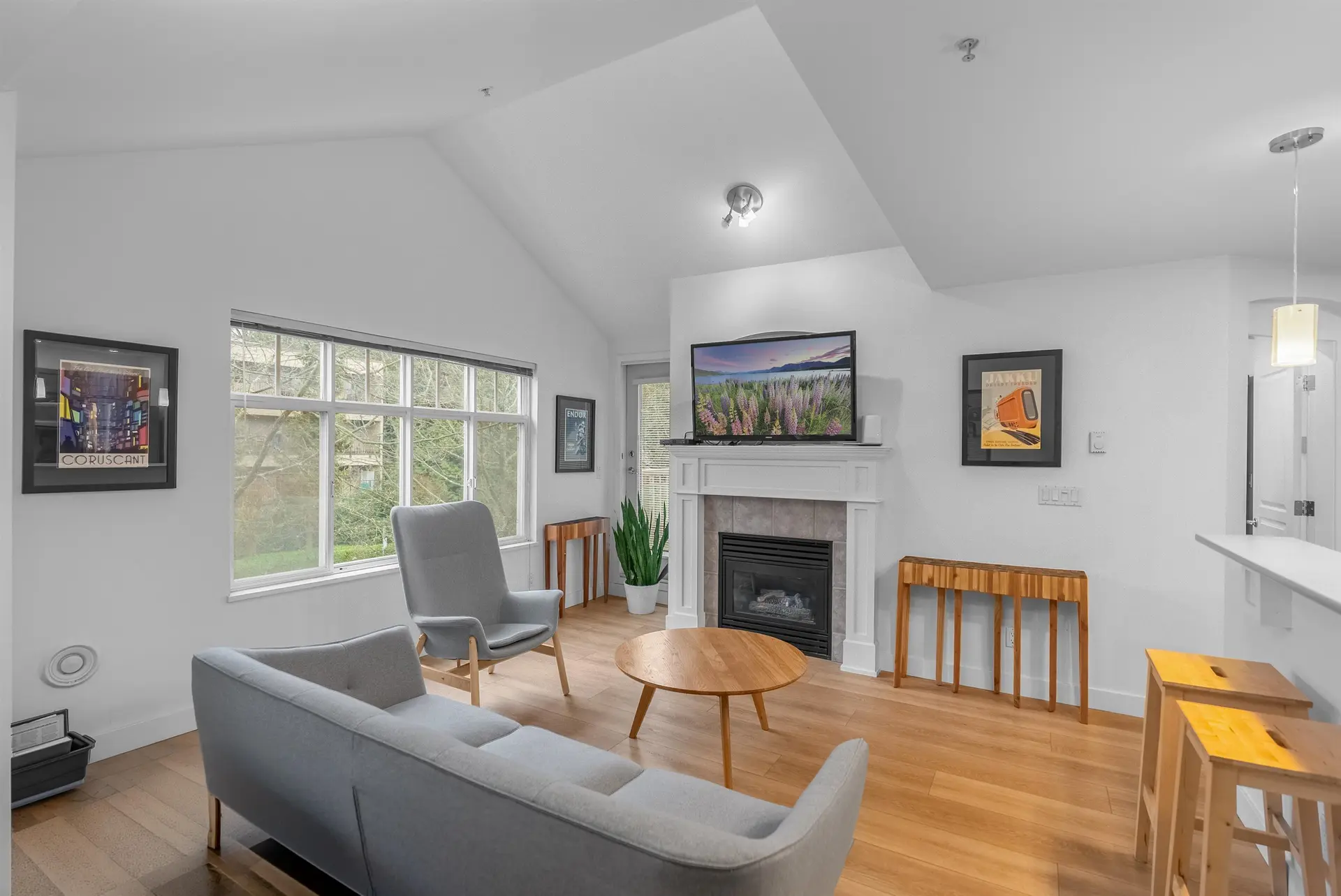 Property at #302 333 E 1ST STREET, North Vancouver, BC