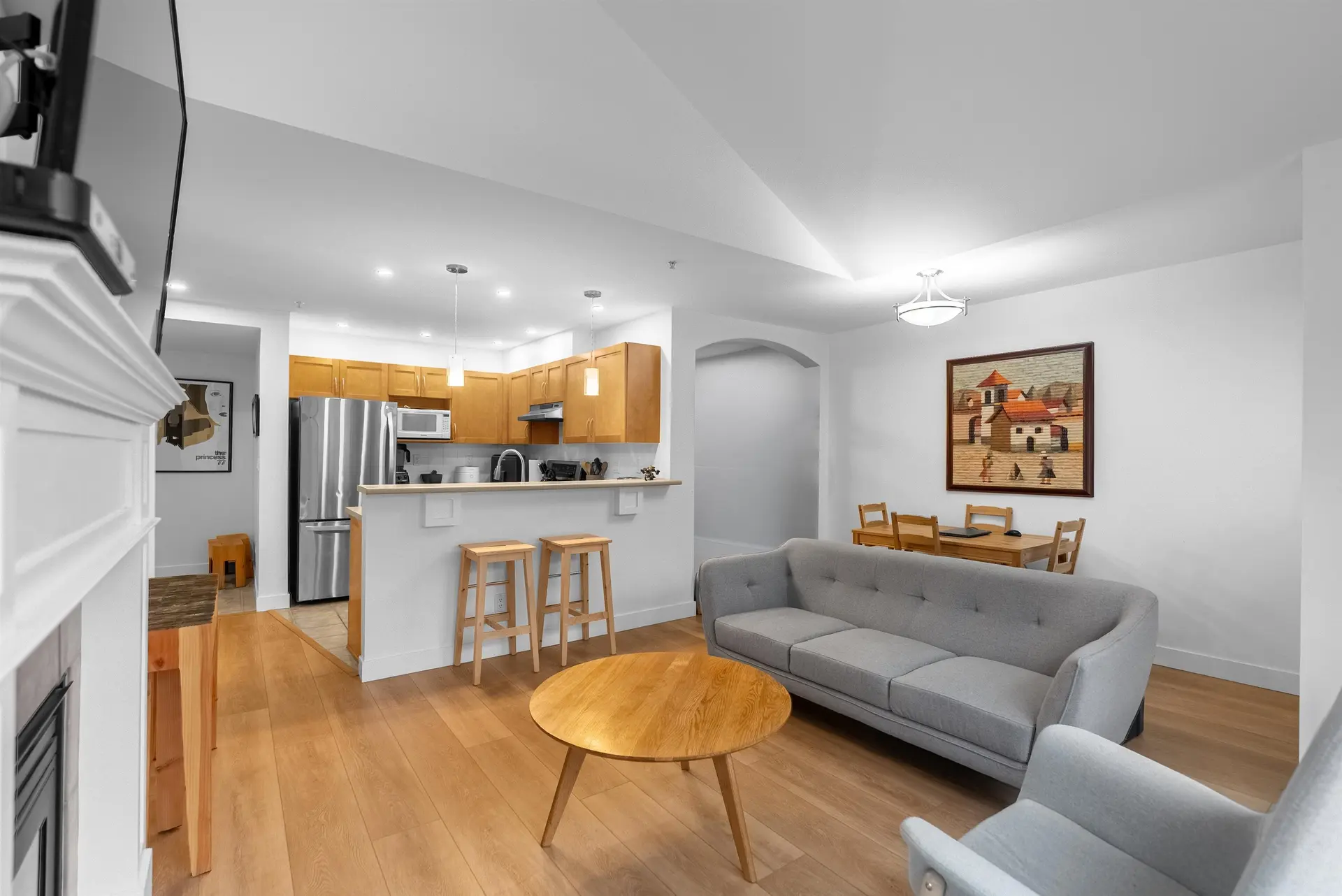 Property at #302 333 E 1ST STREET, North Vancouver, BC