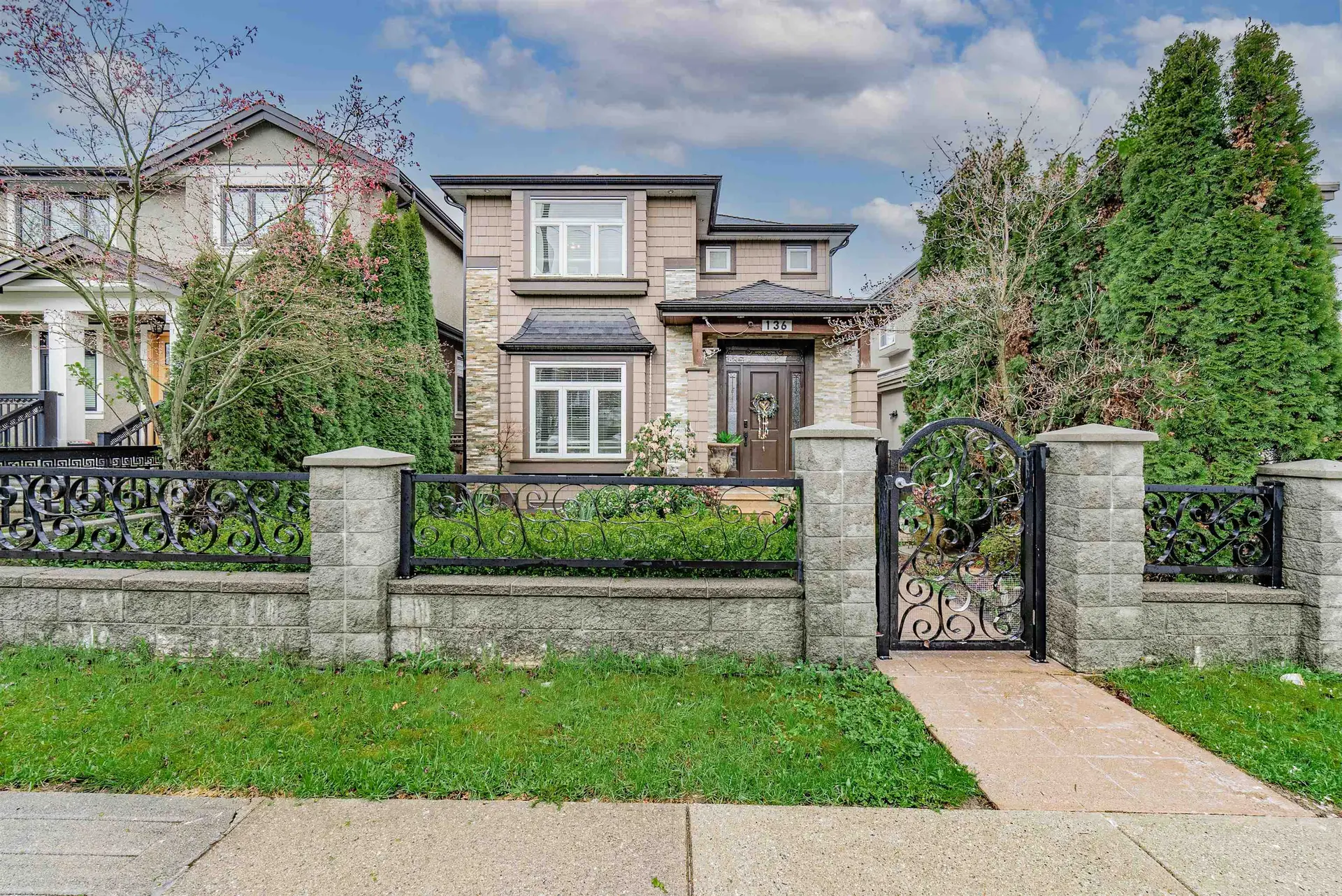 Property at 136 E 59th Avenue, Vancouver, BC