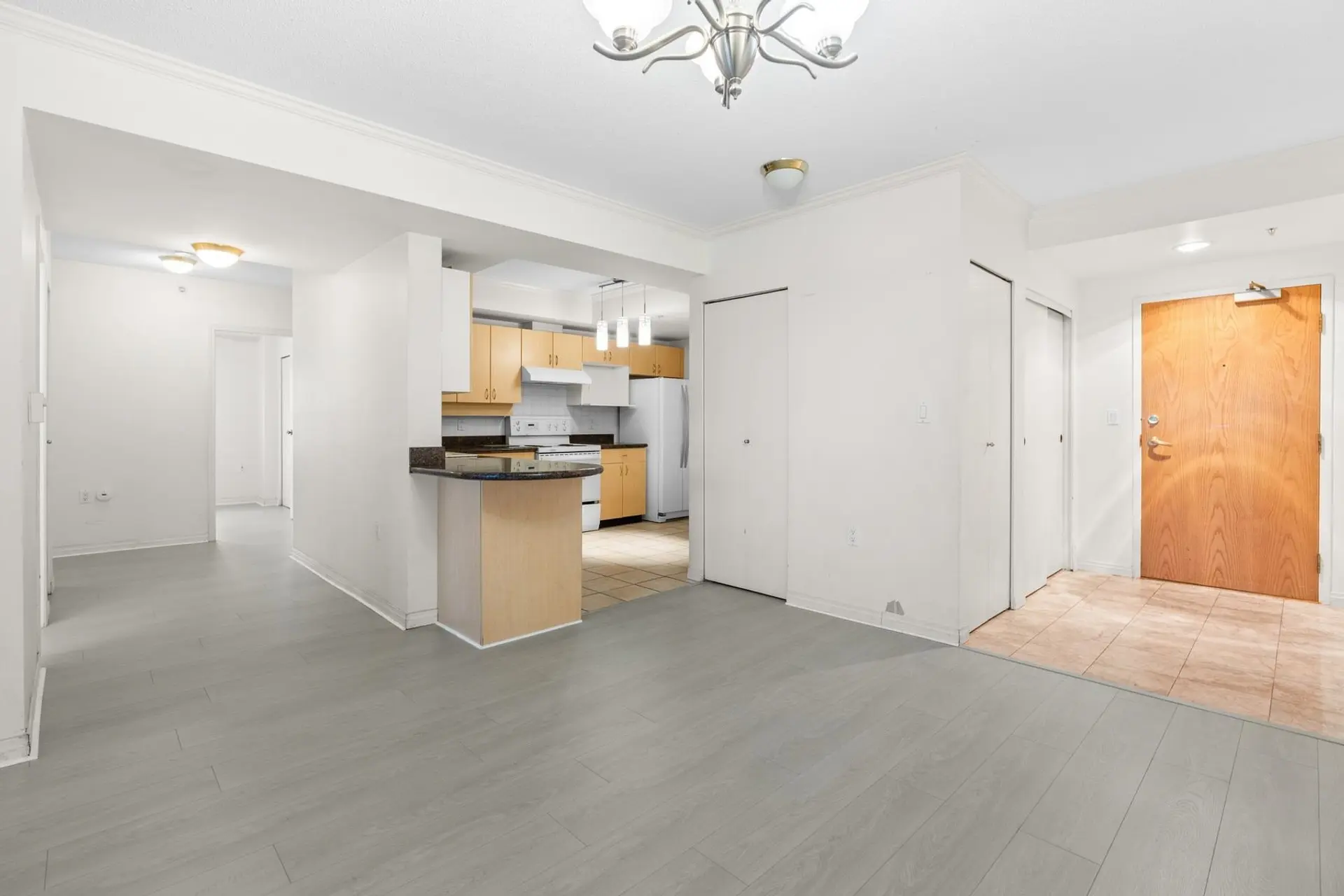 Property at #1605 6611 Cooney Road, Richmond, BC