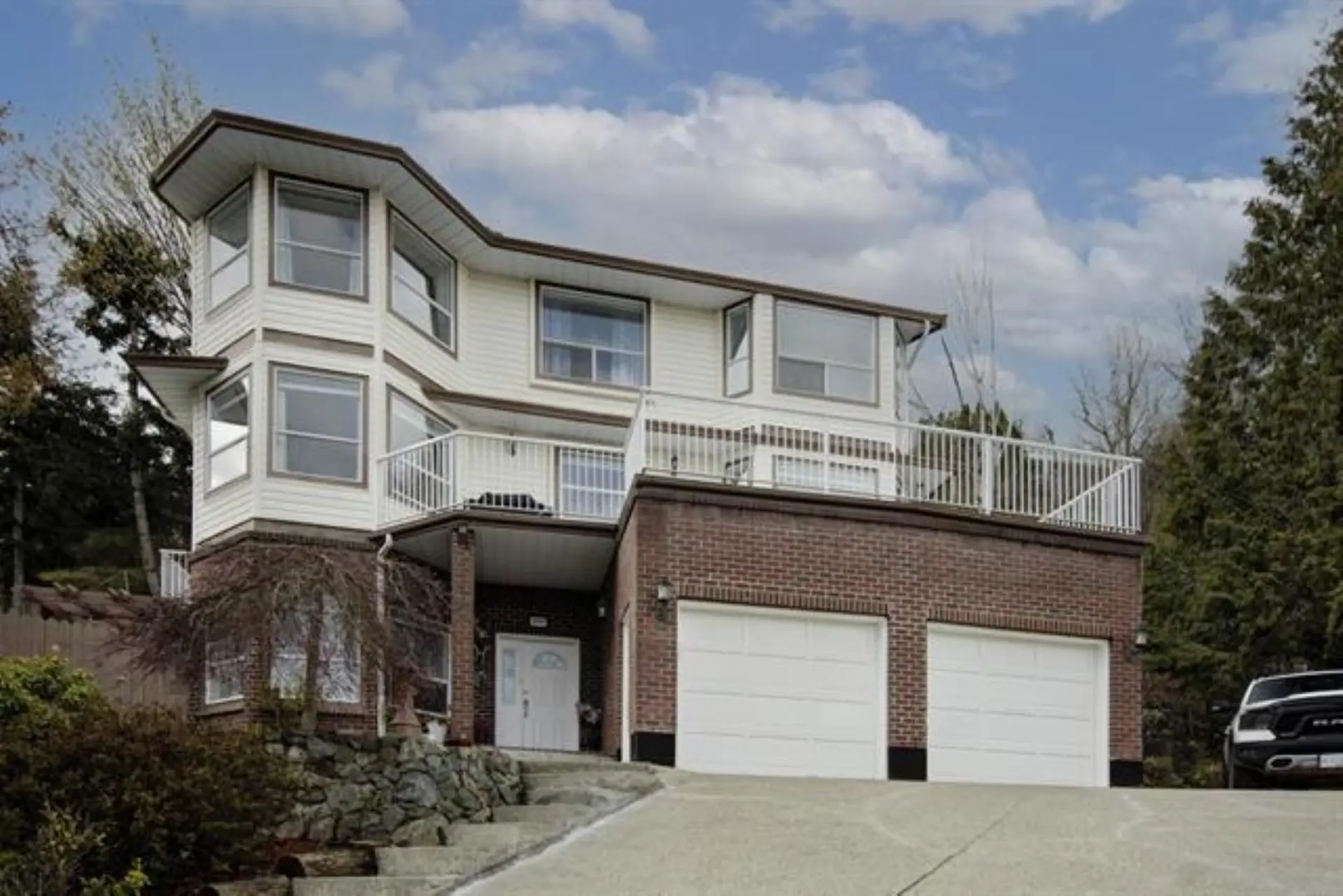 Property at 2255 Mountain Drive, Abbotsford, BC