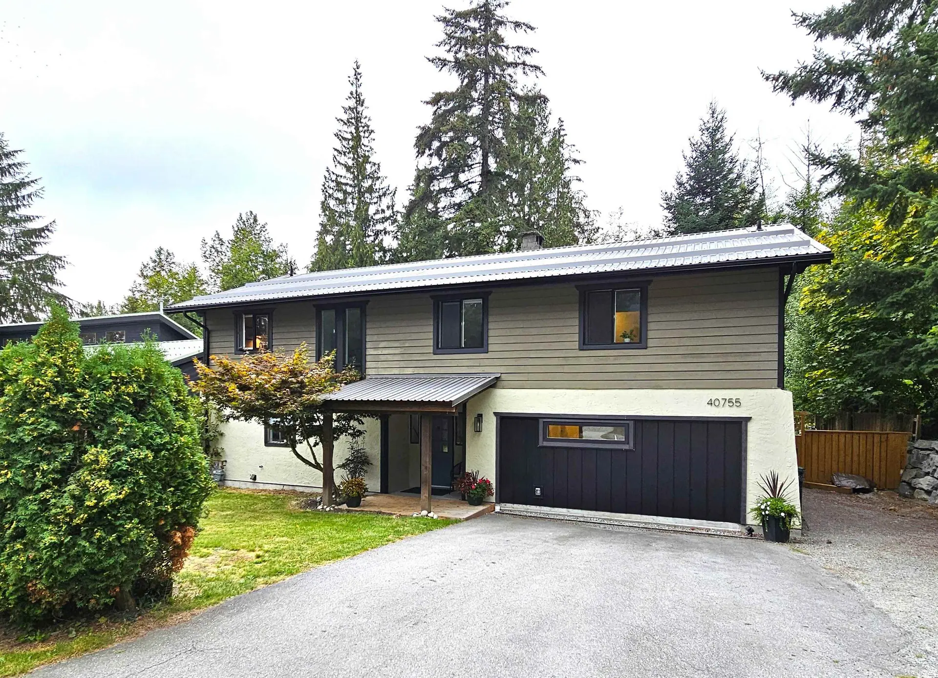 Property at 40755 Thunderbird Ridge, Squamish, BC