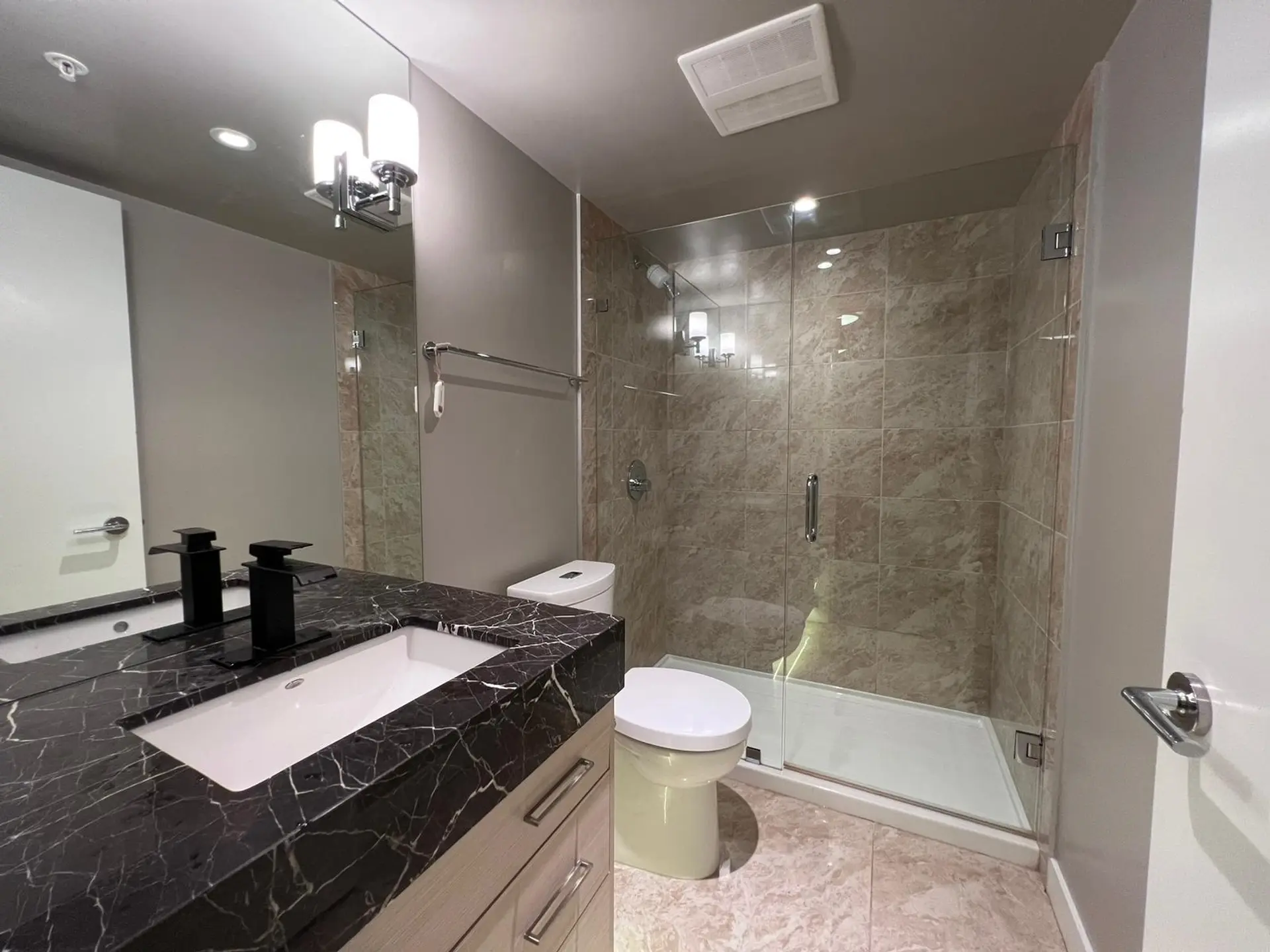 Property at #915 6288 NO. 3 ROAD, Richmond, BC