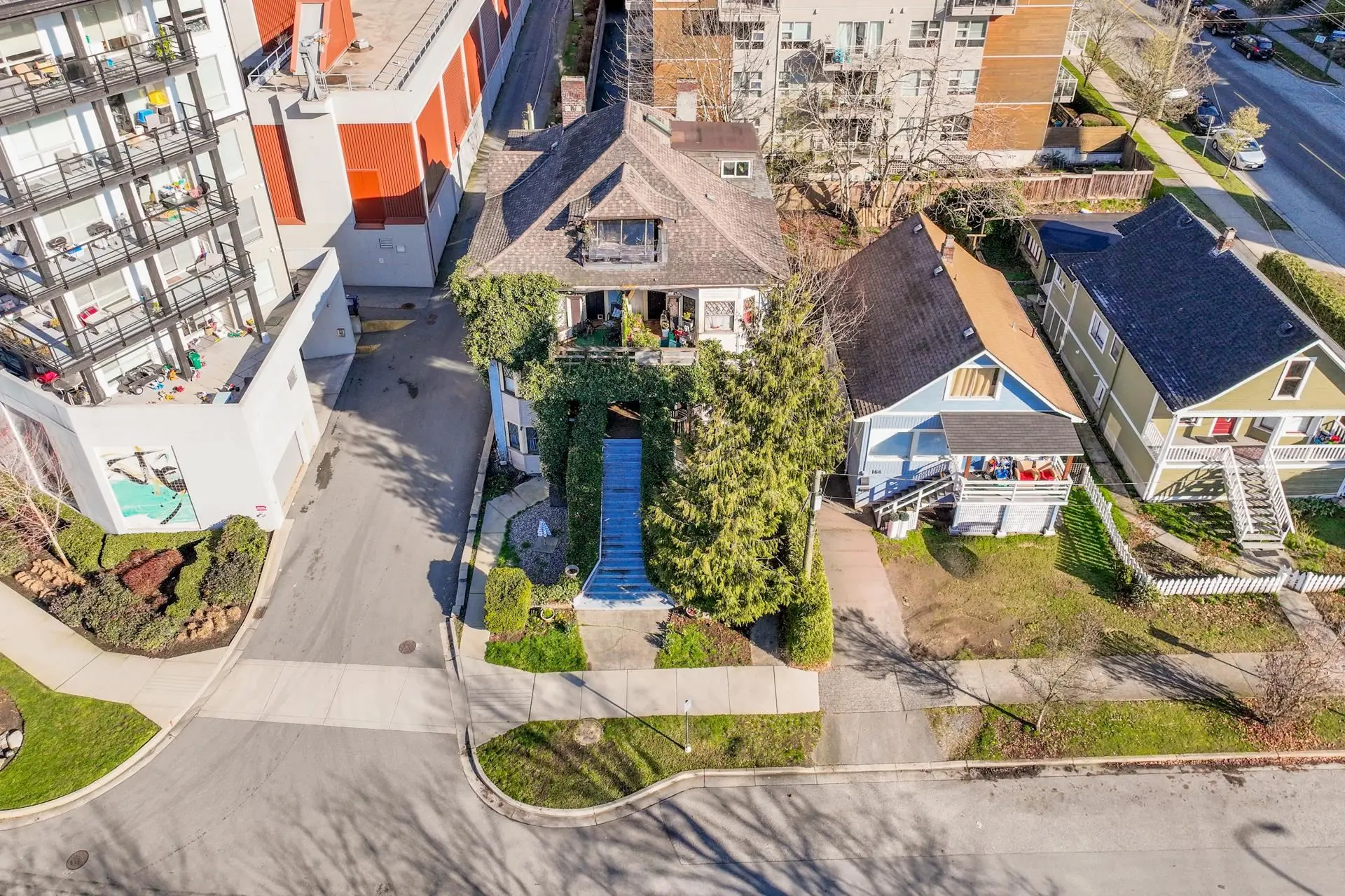 Property at 160 E 10TH STREET, North Vancouver, BC