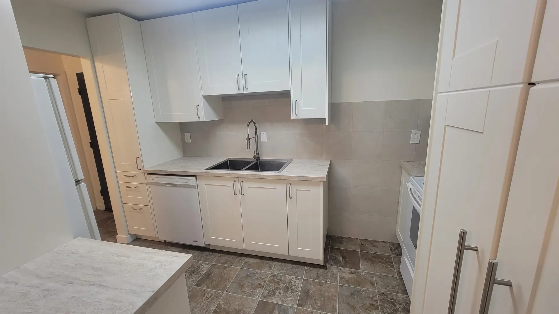 #108 33400 Bourquin Place - Image 6