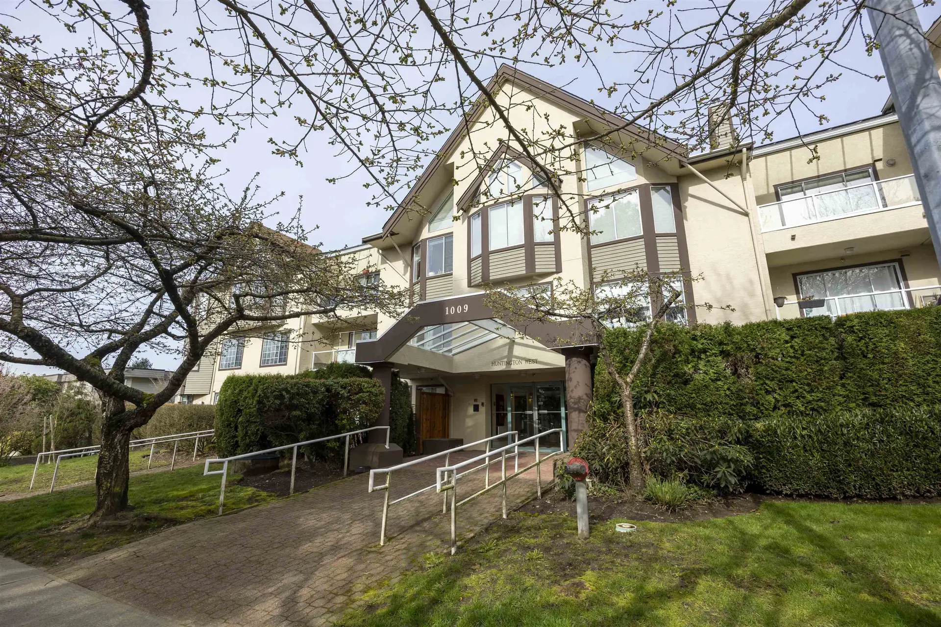 Property at #304 1009 HOWAY STREET, New Westminster, BC