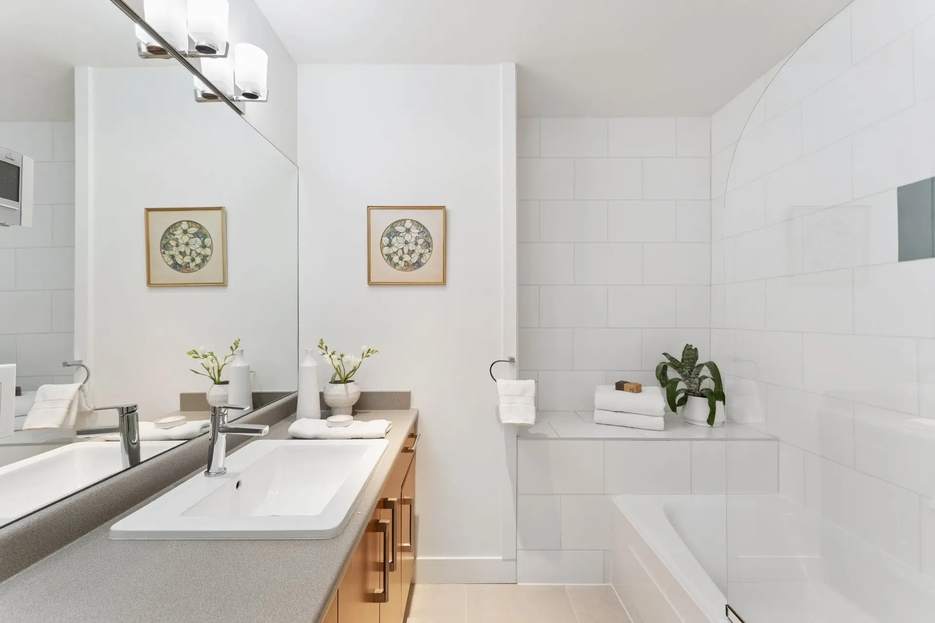 Property at #306 188 W 29TH STREET, North Vancouver, BC