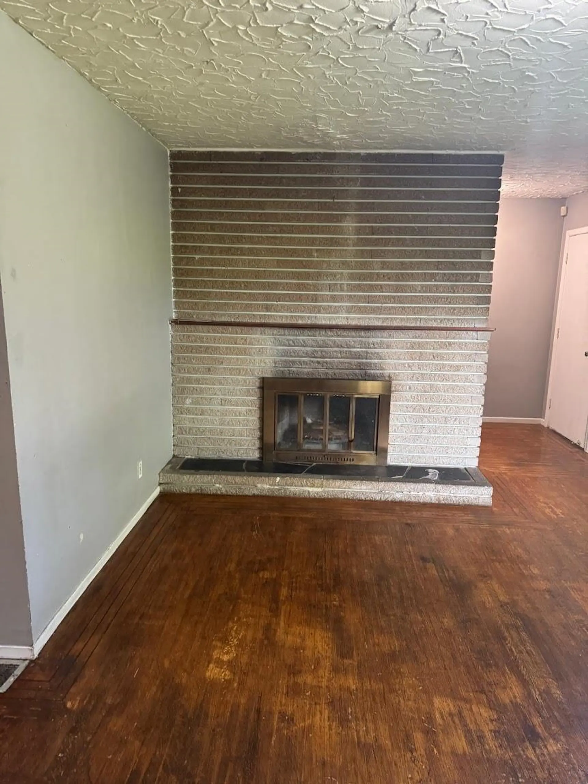 14271 88 Avenue - Image 5