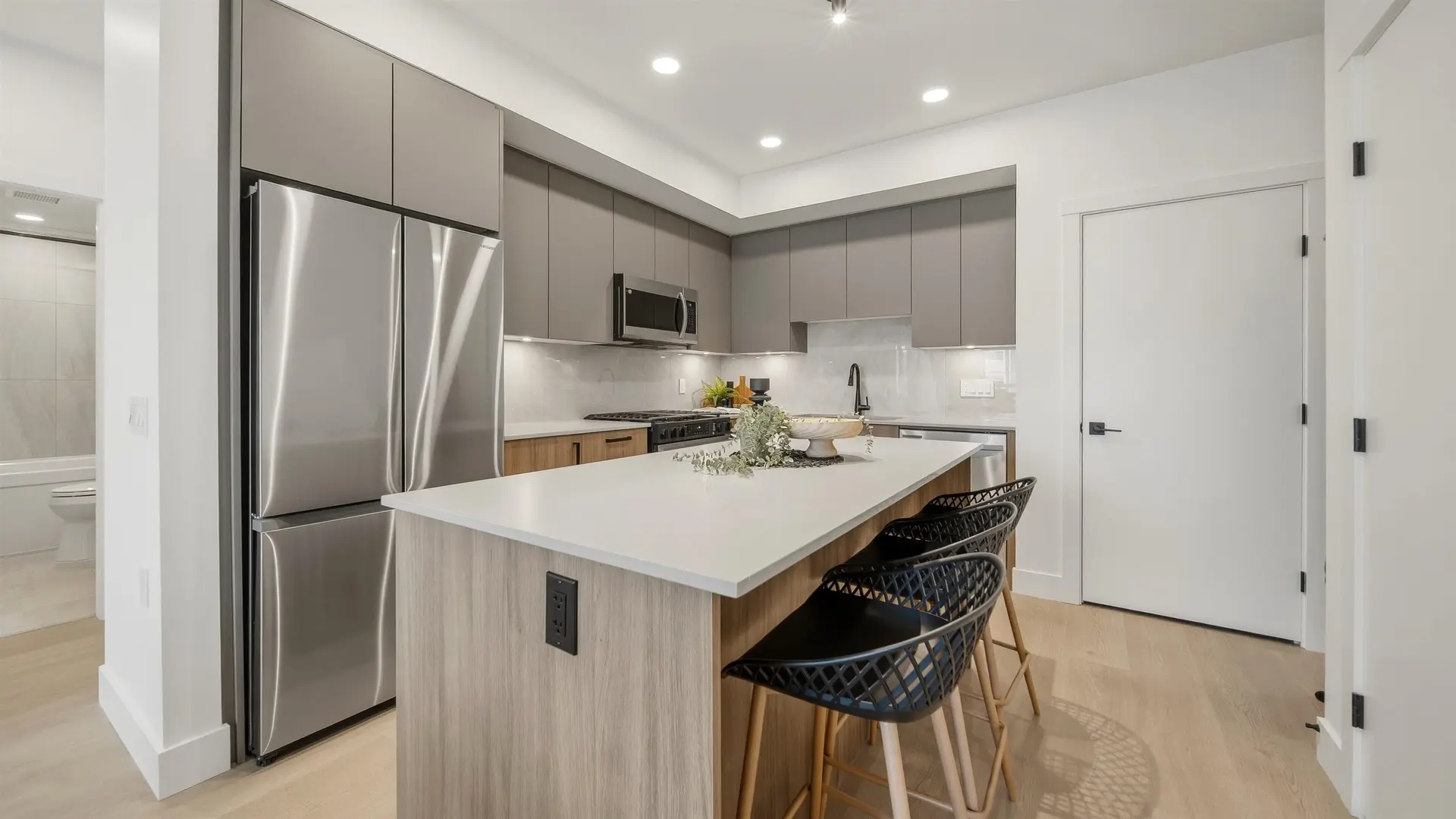 #B211 8230 208b Avenue - Image 4