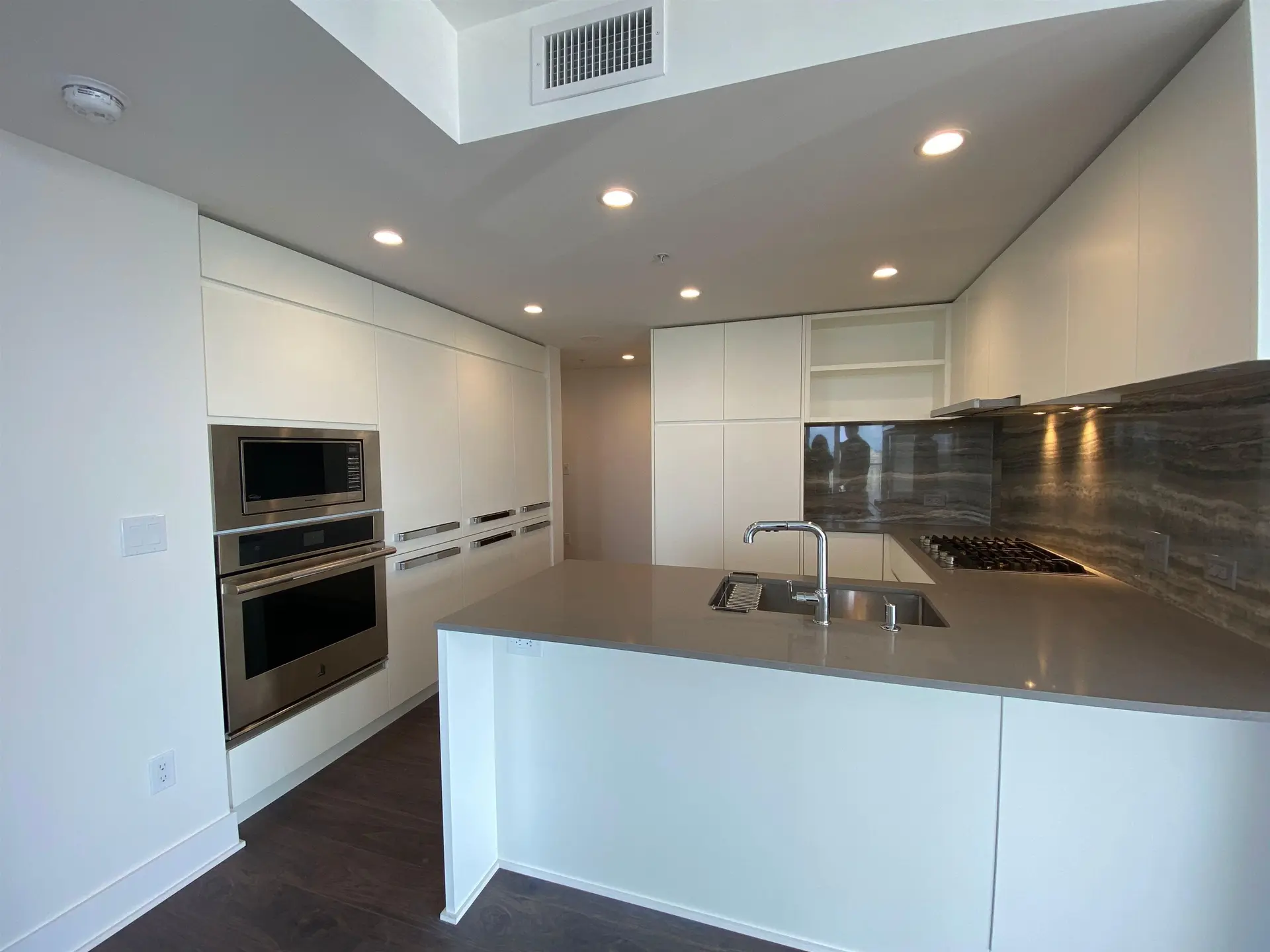 Property at #1608 450 WESTVIEW STREET, Coquitlam, BC