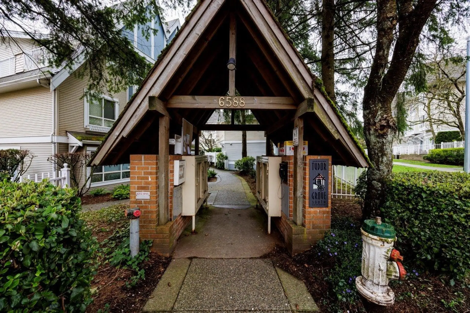 Property at #79 6588 Southoaks Crescent, Burnaby, BC