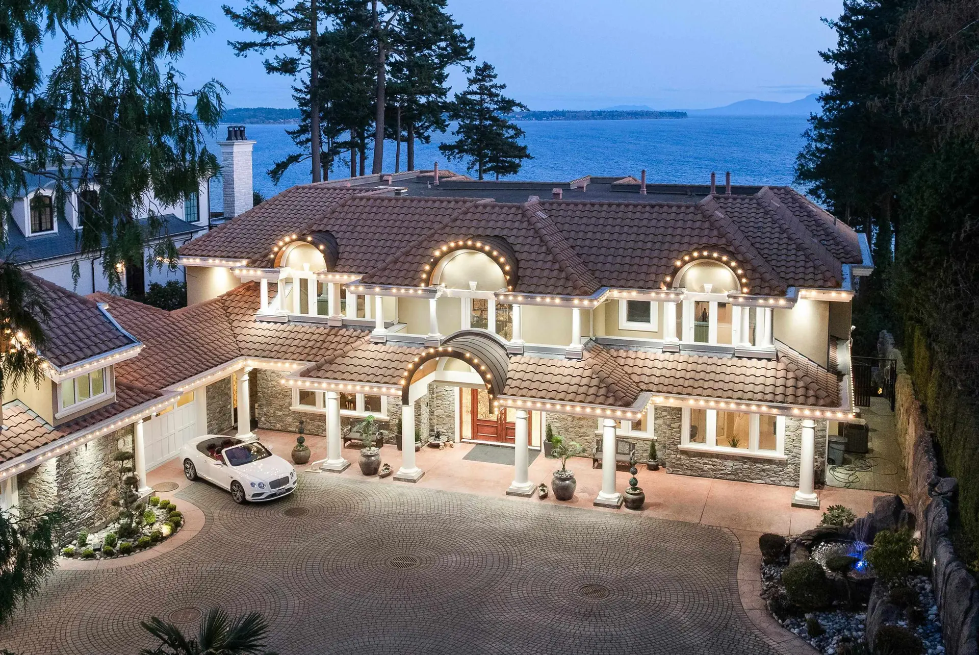 Property at 13822 Marine Drive, White Rock, BC