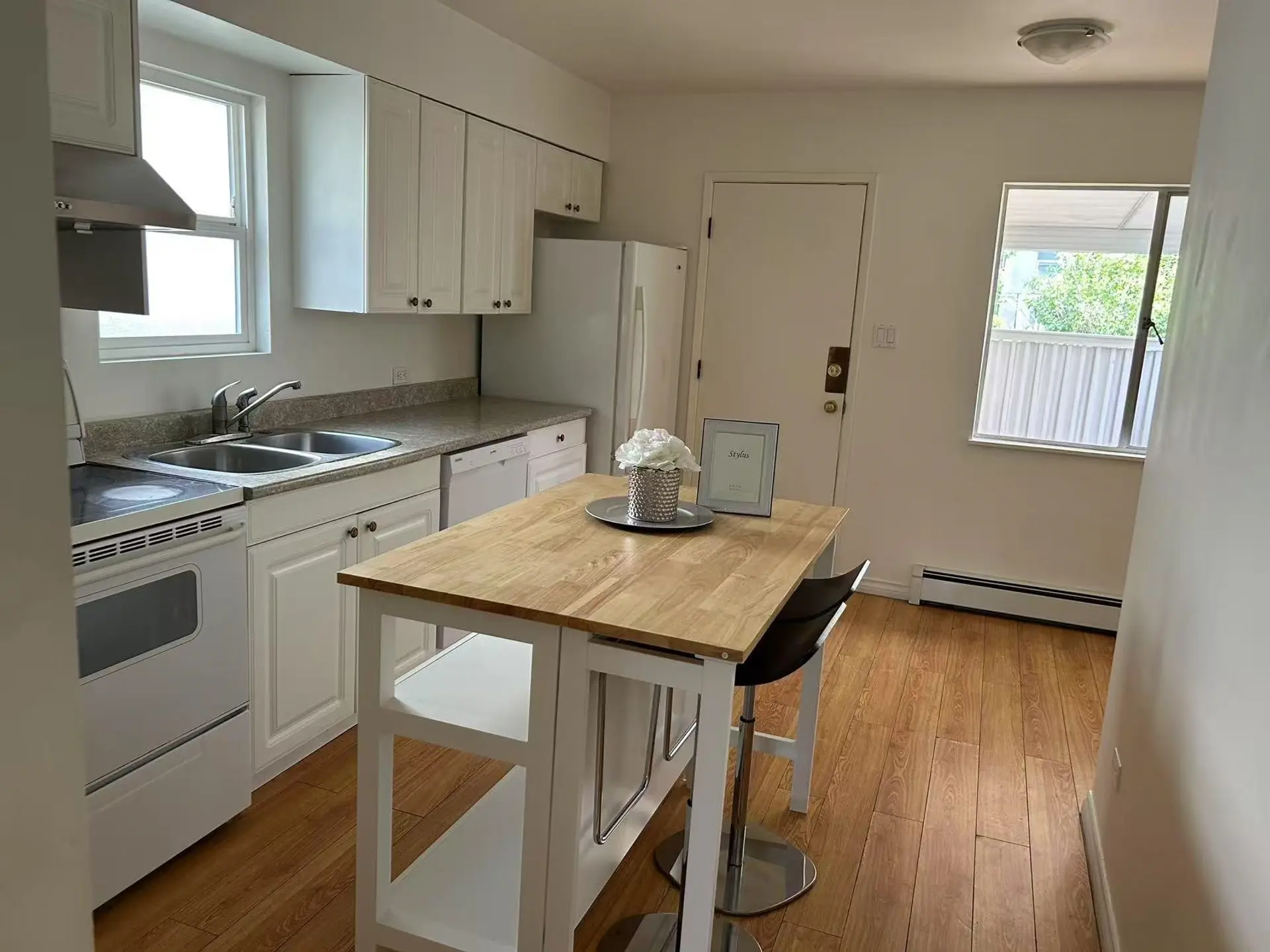 Property at 3514 W 8TH AVENUE, Vancouver, BC