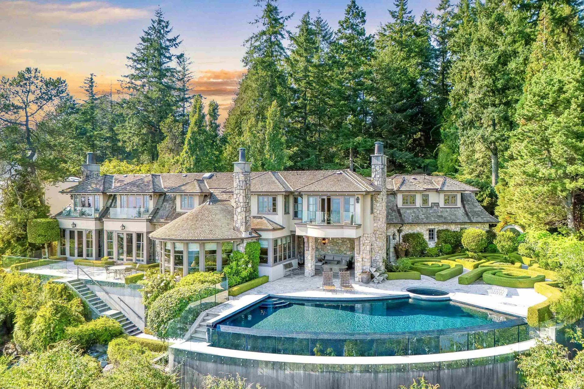 Property at 4672 Clovelly Walk, West Vancouver, BC