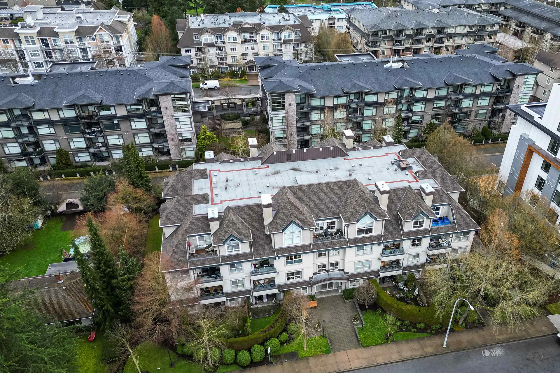 Property at #207 15325 17 AVENUE, Surrey, BC