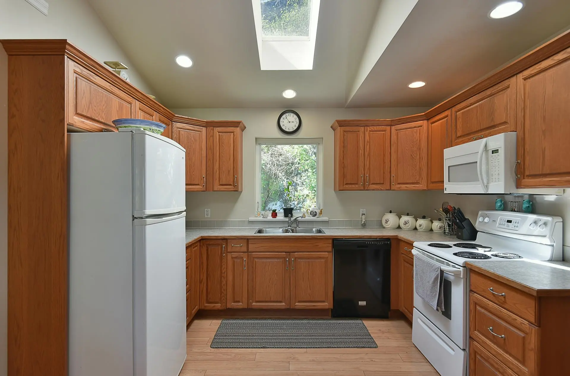 Property at 5689 SALMON DRIVE, Sechelt, BC