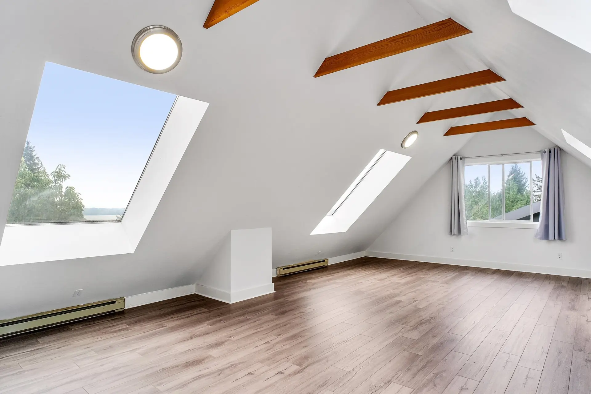 Property at 4607 WOODGREEN DRIVE, West Vancouver, BC