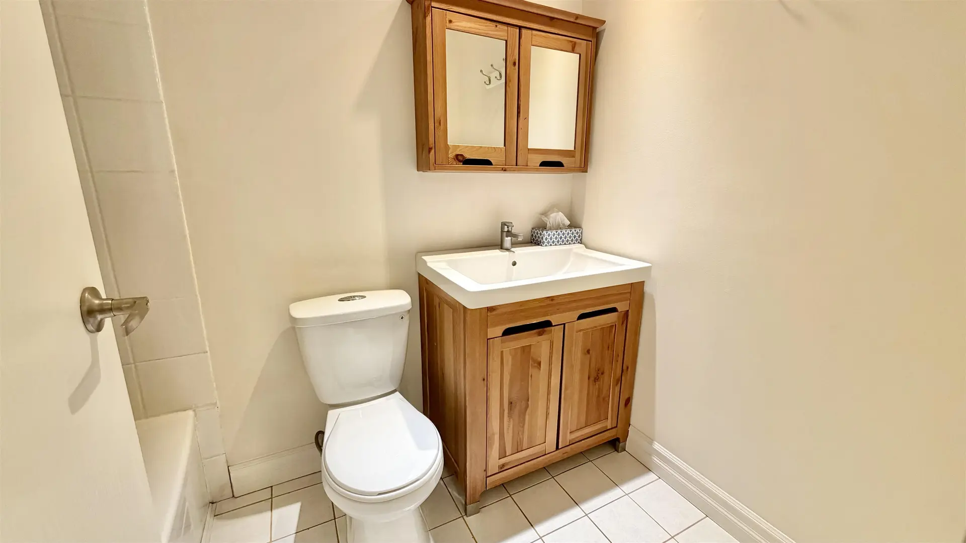 Property at #304 1442 BLACKWOOD STREET, White Rock, BC