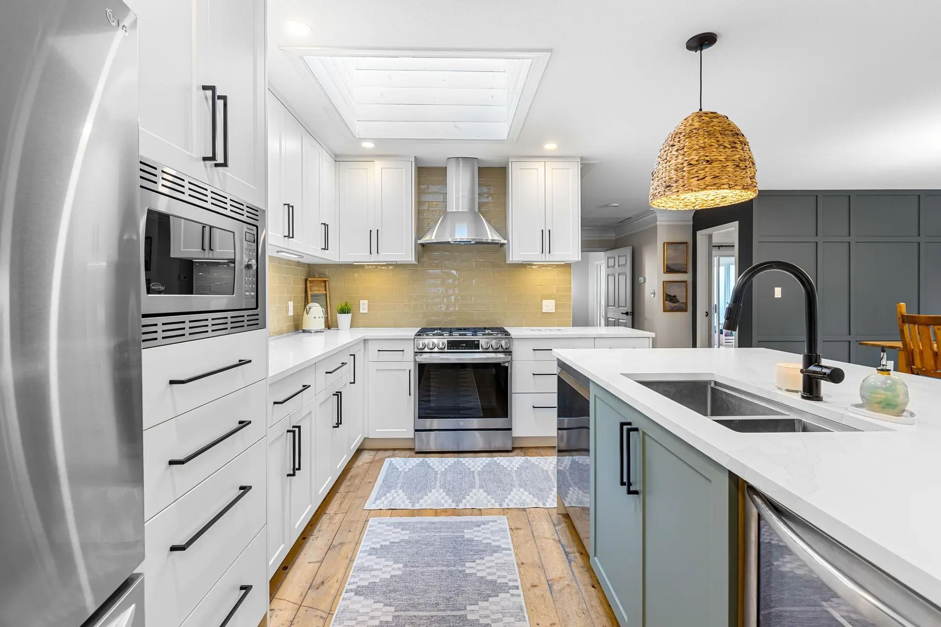 Property at 14015 MARINE DRIVE, White Rock, BC