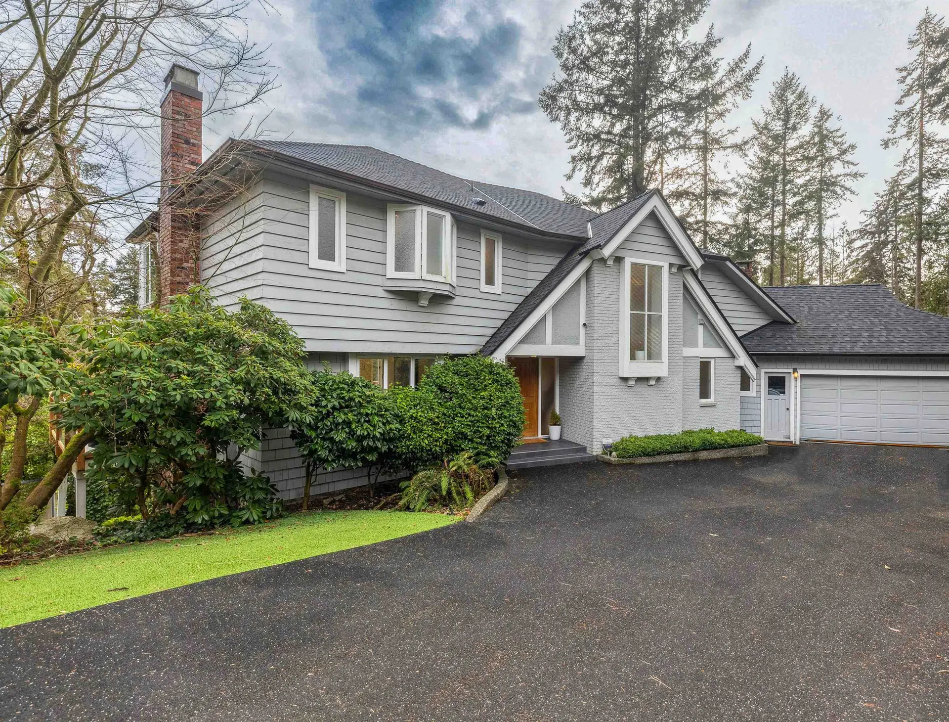 Property at 3714 Southridge Place, West Vancouver, BC