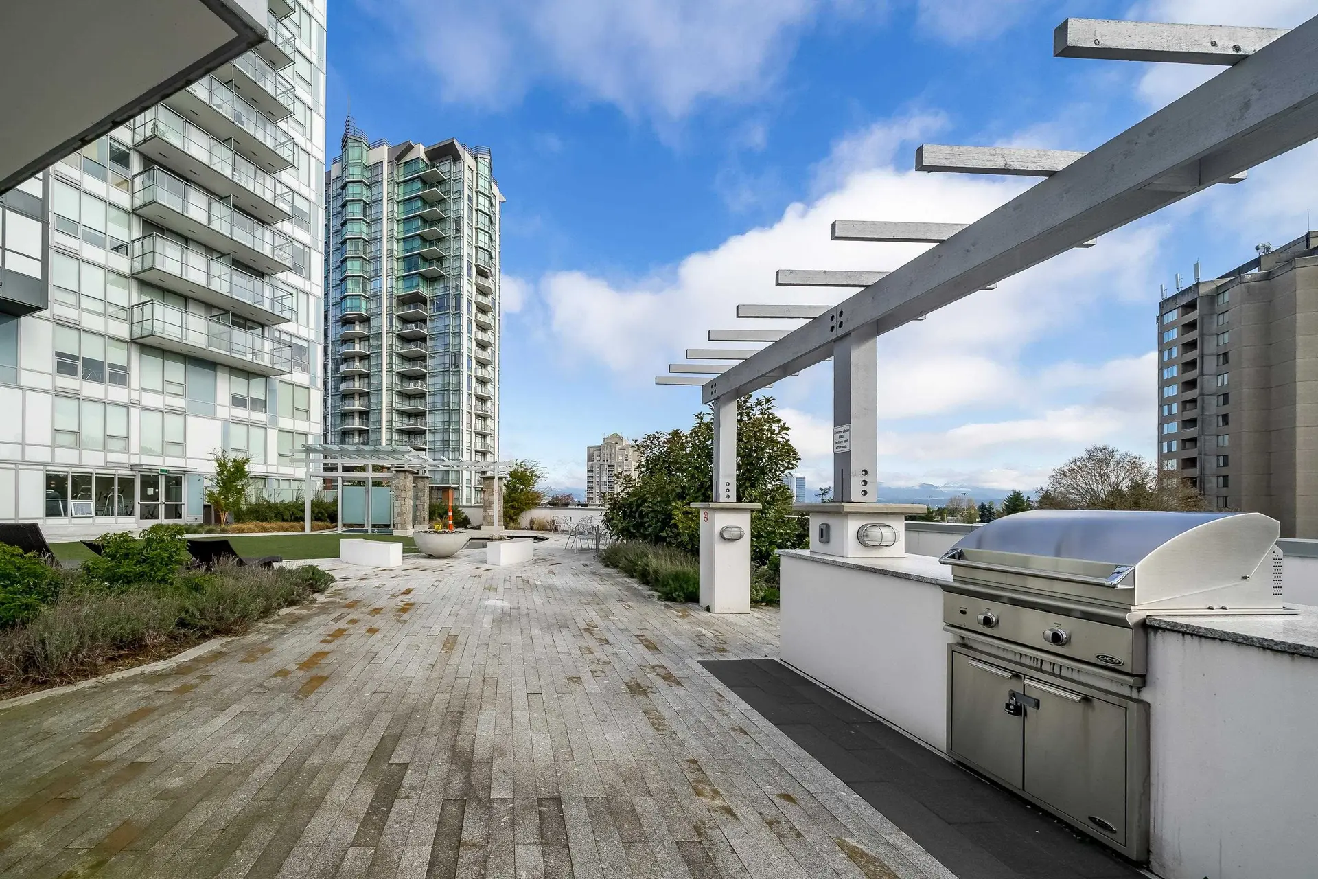 Property at #1609 13398 104 AVENUE, Surrey, BC