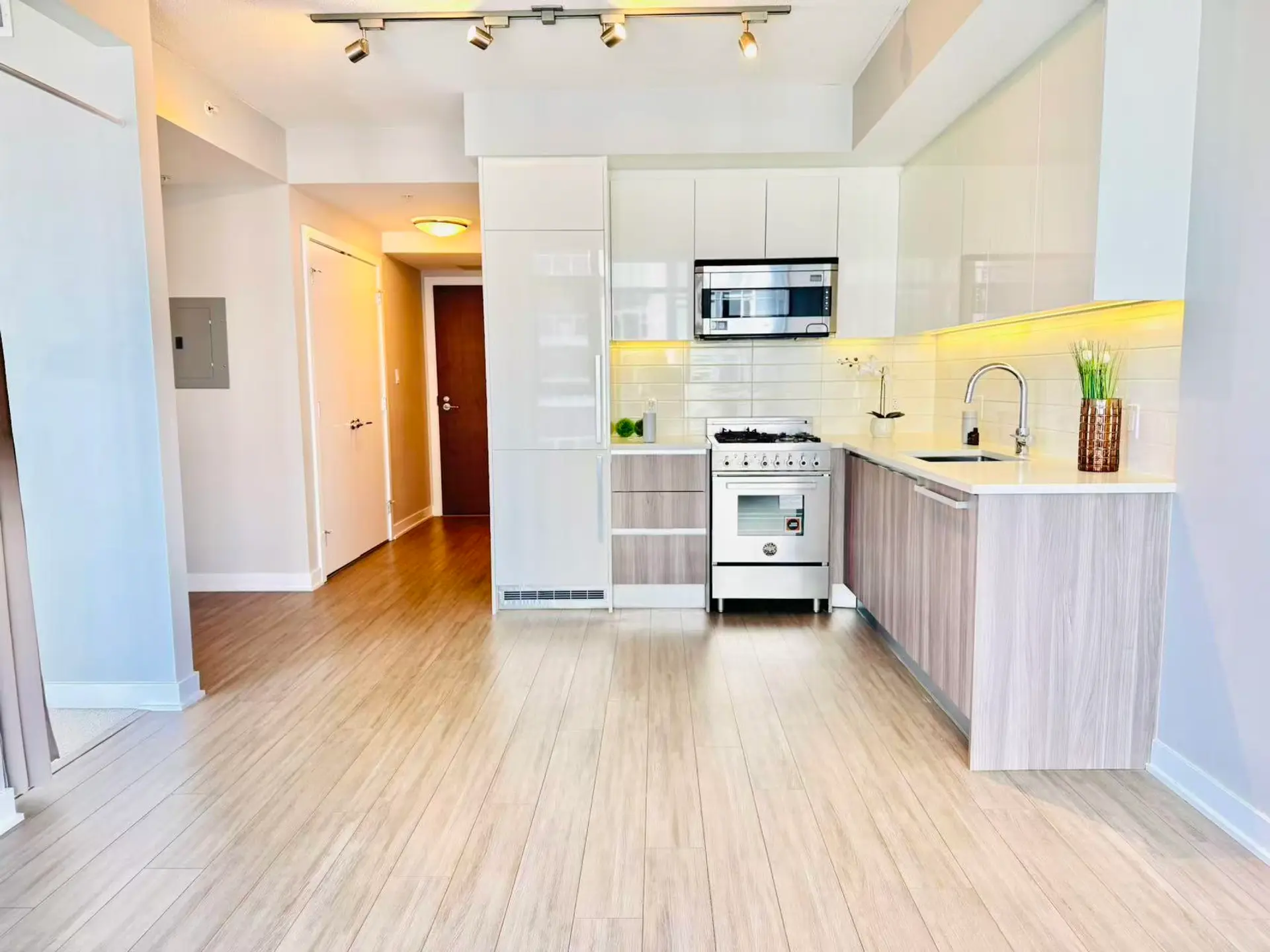 Property at #1105 4900 LENNOX LANE, Burnaby, BC