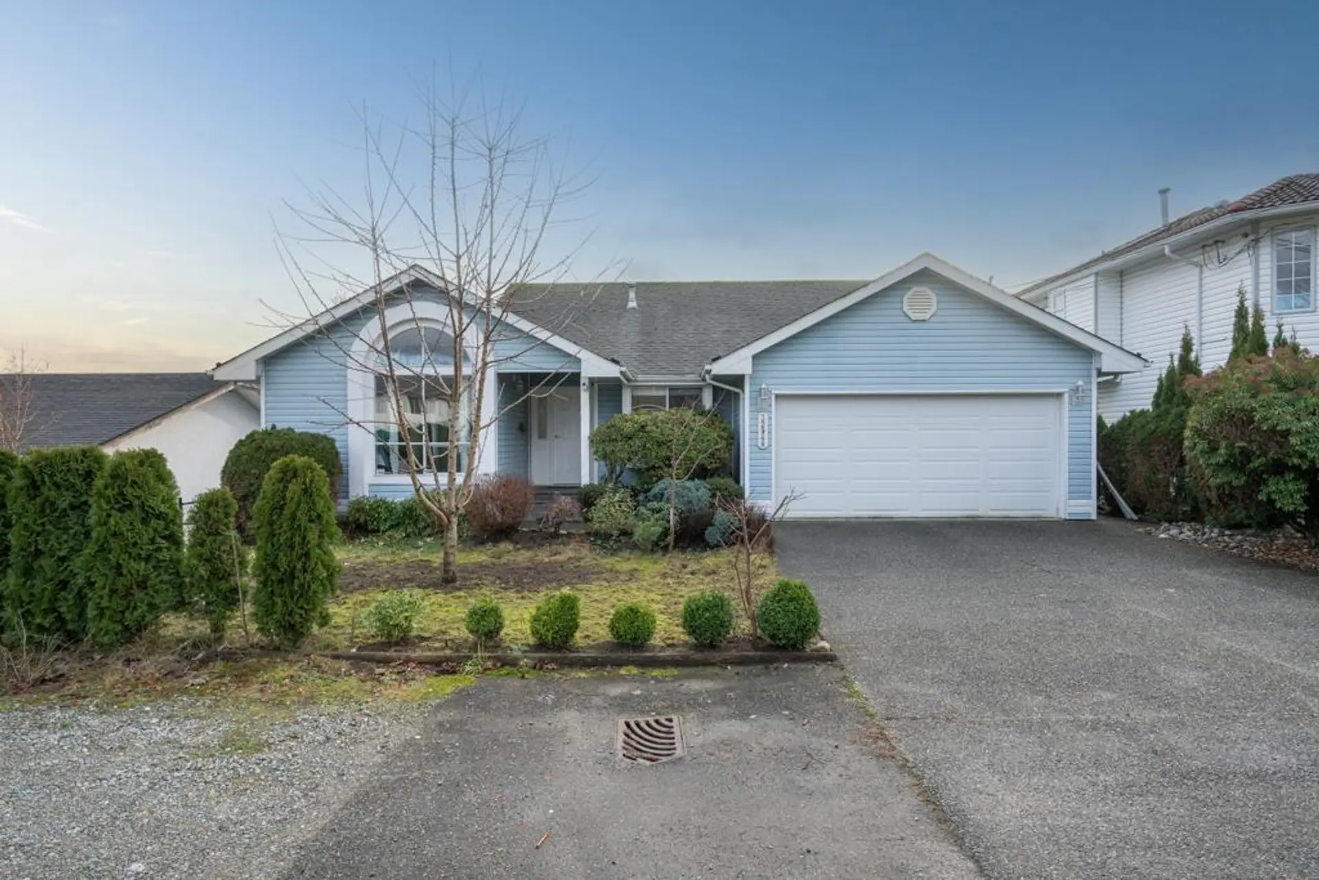 Property at 32948 10th Avenue, Mission, BC