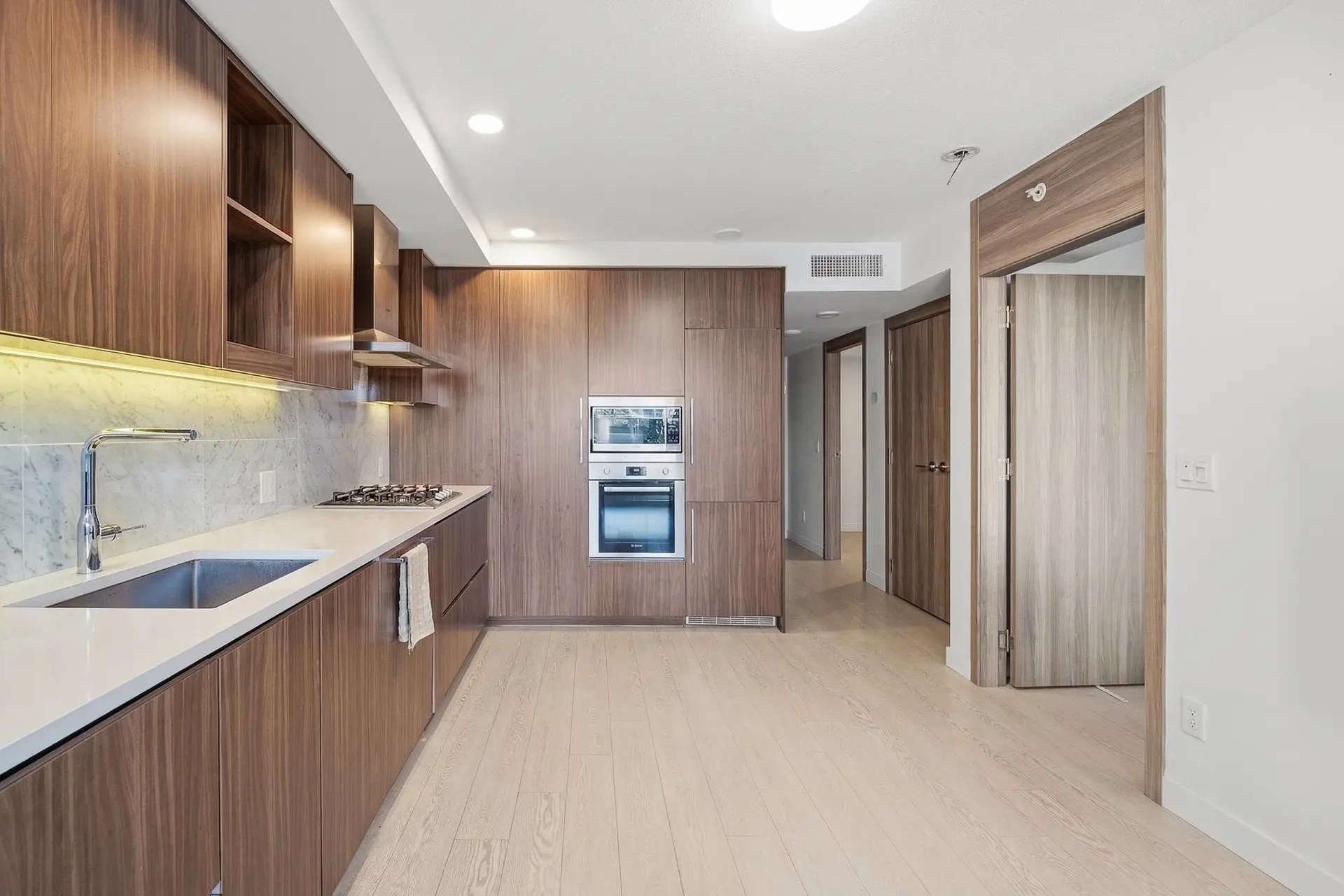 Property at #912 8800 HAZELBRIDGE WAY, Richmond, BC