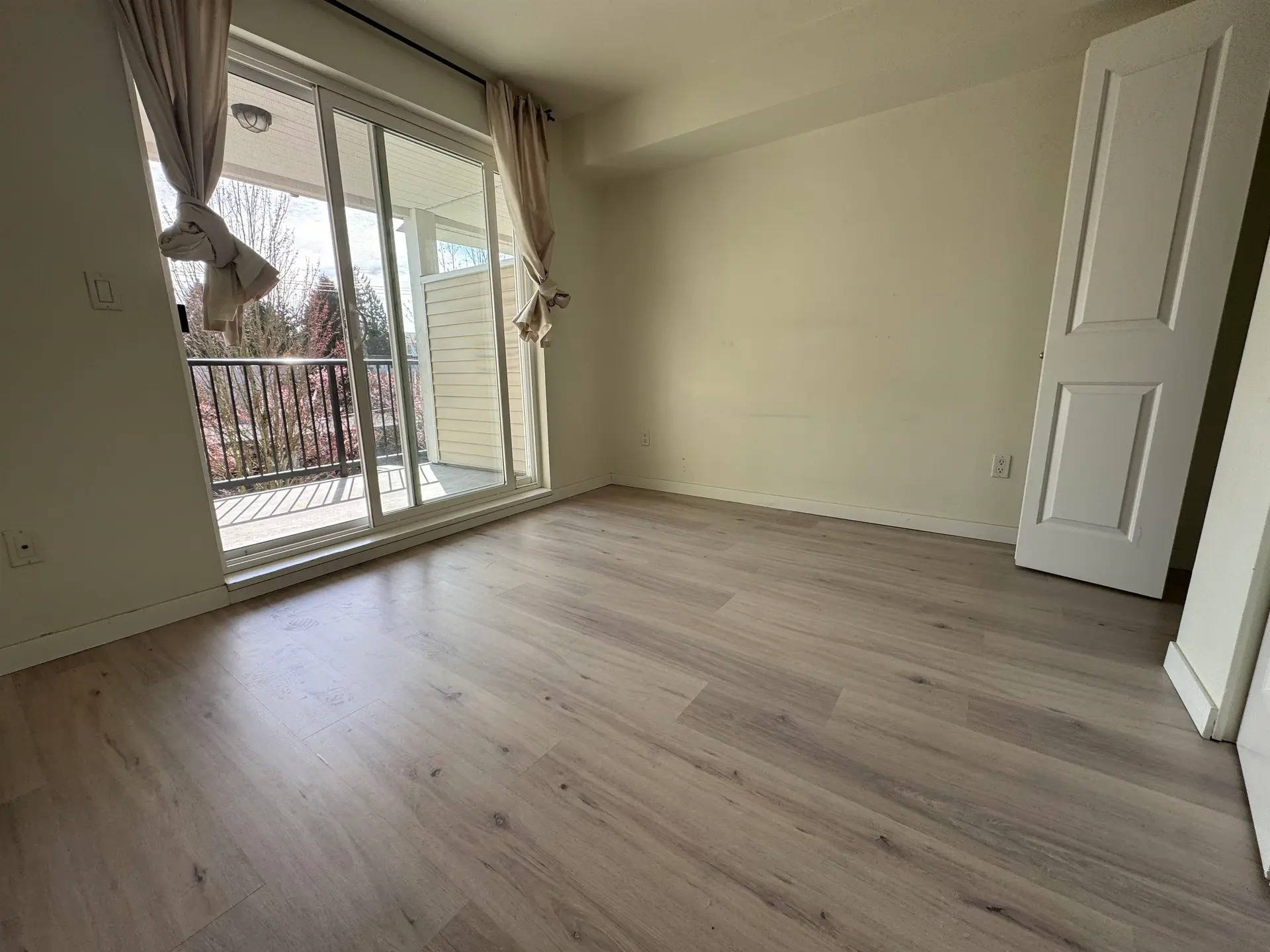 Property at #307 14960 102A AVENUE, Surrey, BC