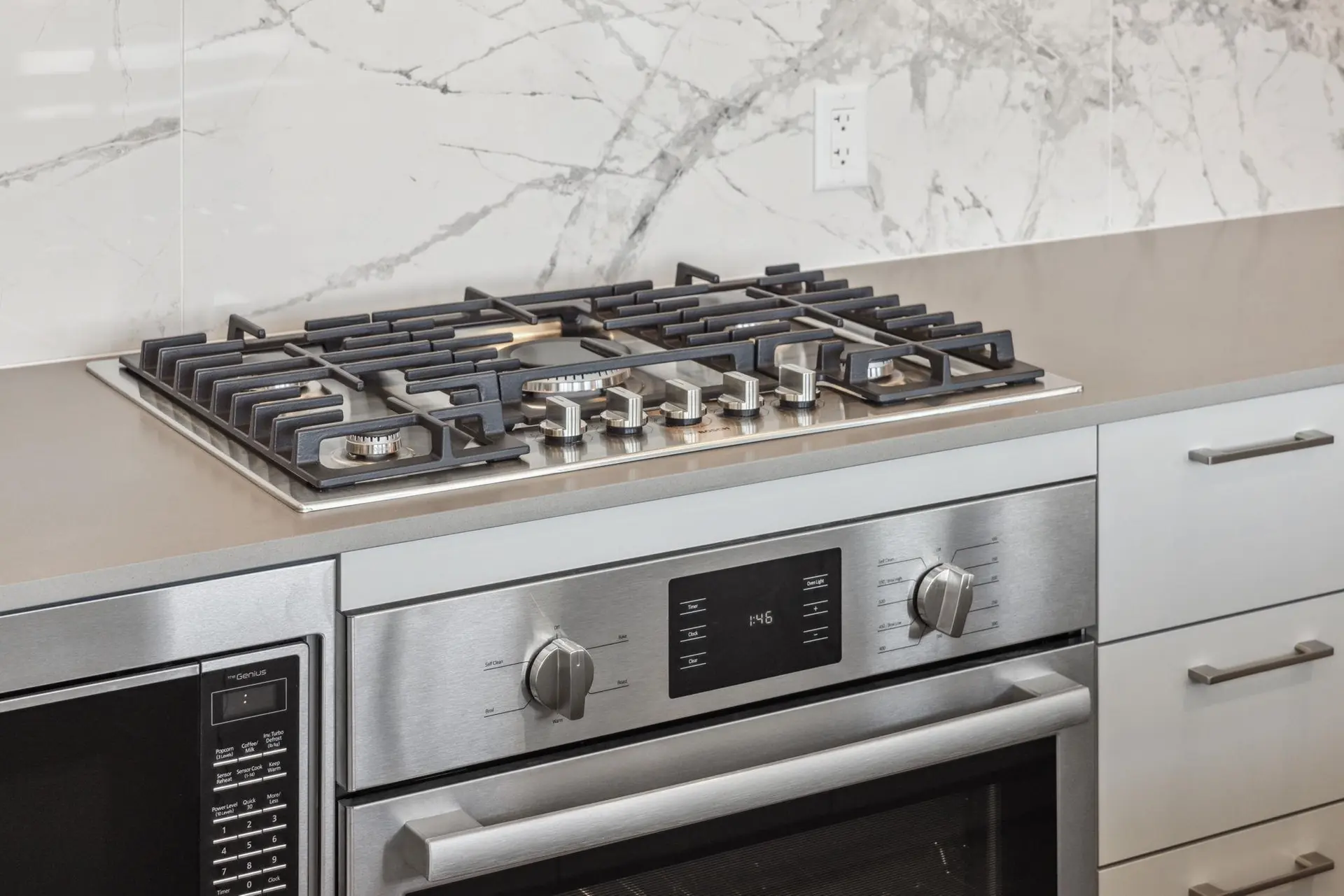 Property at #202 6468 WILLINGDON AVENUE, Burnaby, BC