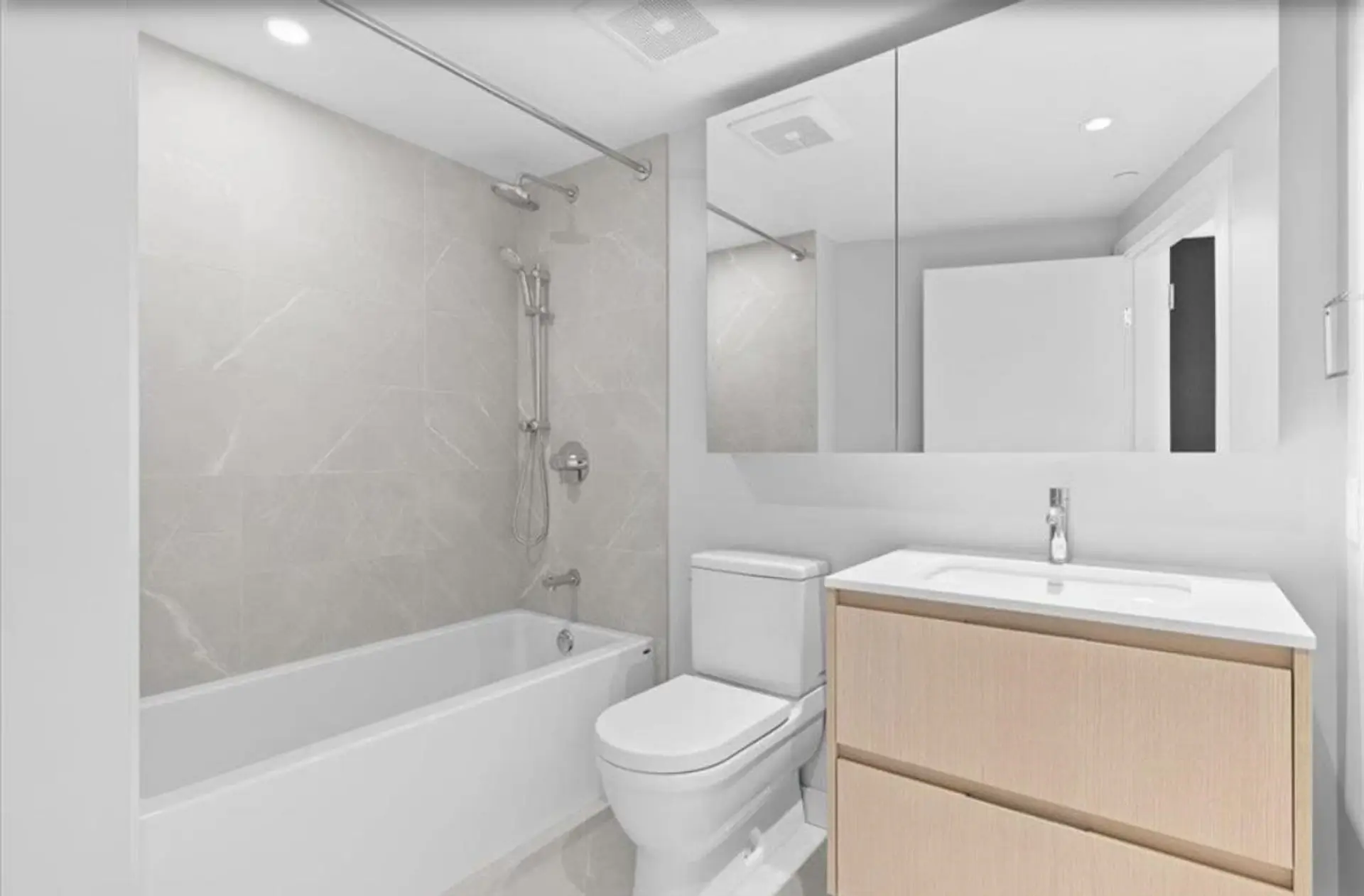 Property at #1808 1500 FERN STREET, North Vancouver, BC