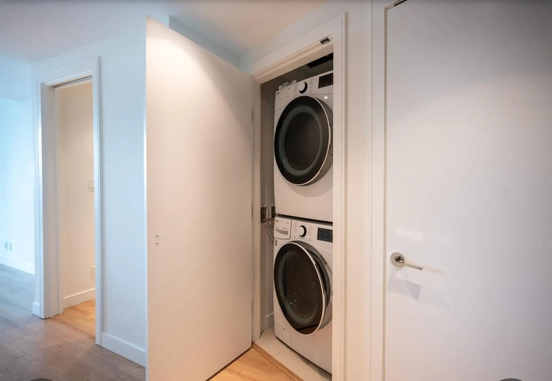 Property at #1808 1500 FERN STREET, North Vancouver, BC