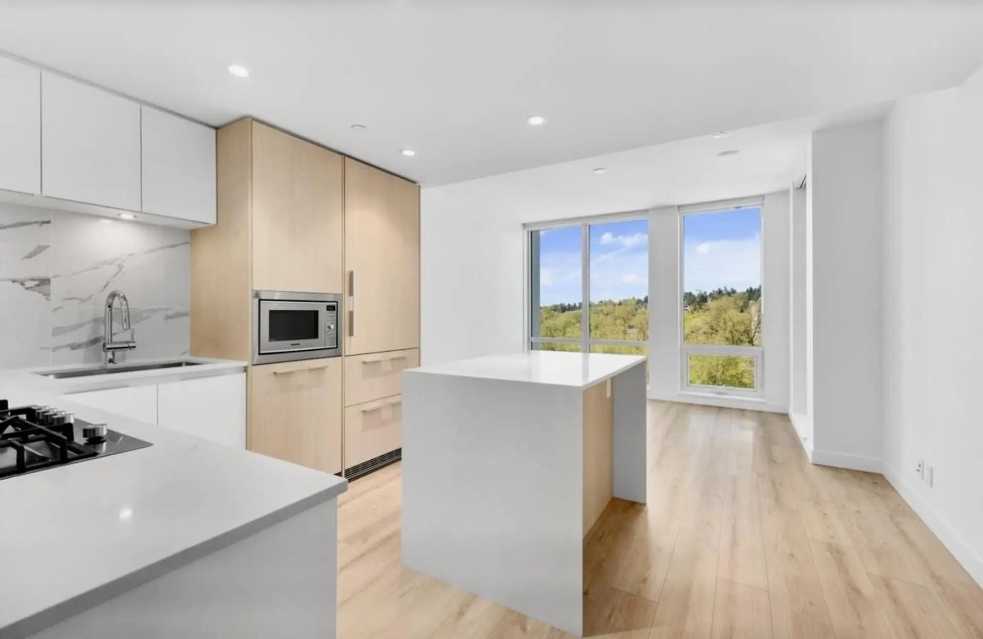 Property at #1808 1500 FERN STREET, North Vancouver, BC