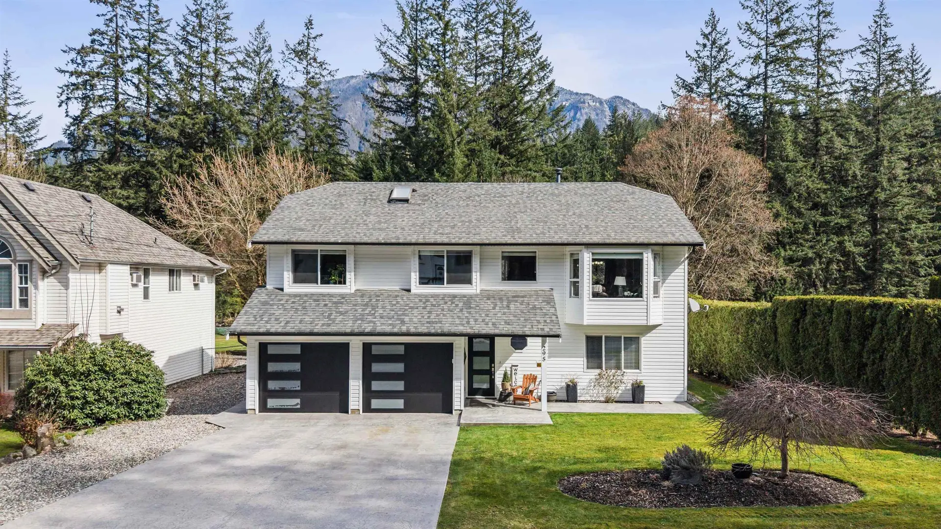 Property at 295 Forrest Crescent, Hope, BC