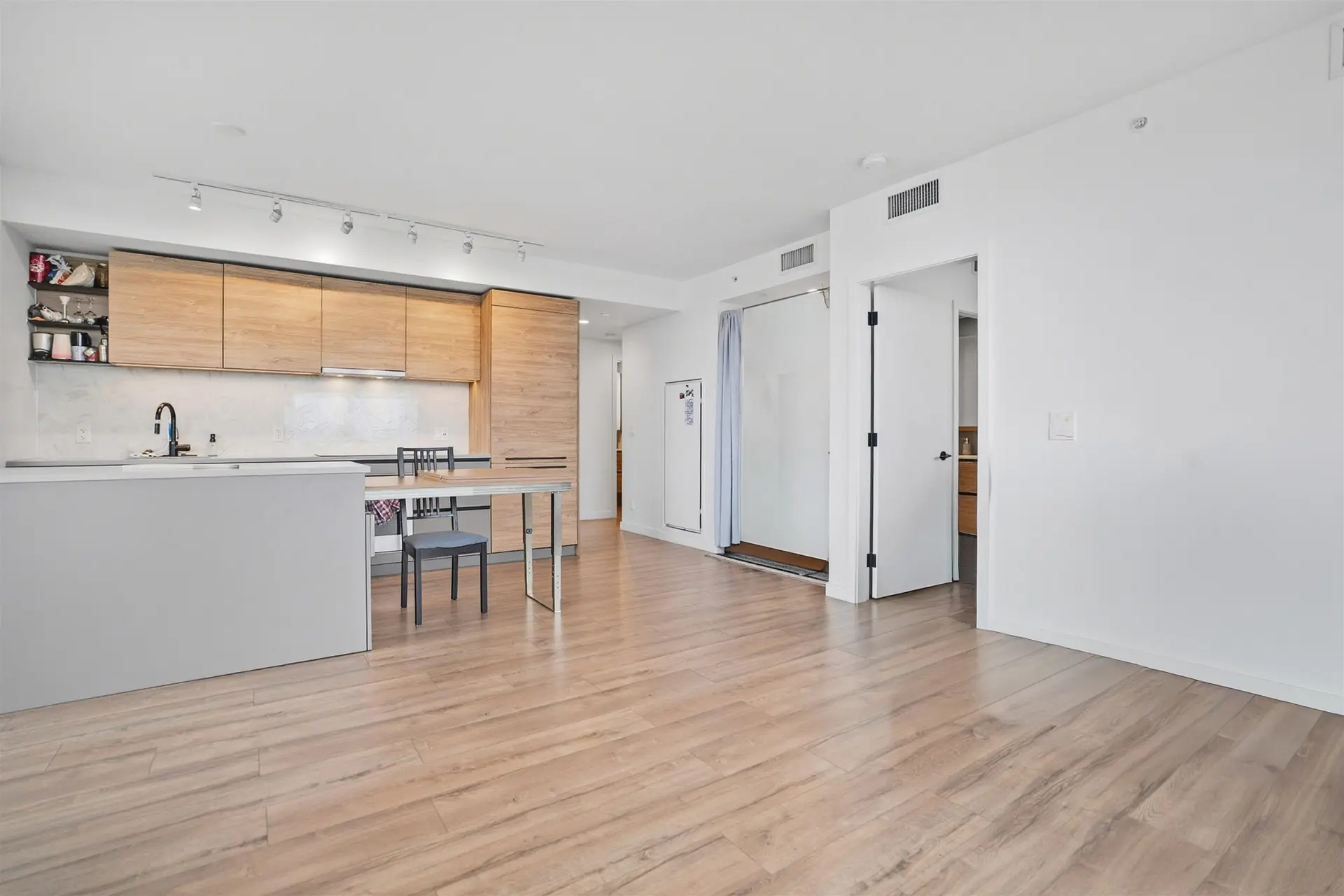 Property at #2602 10448 UNIVERSITY DRIVE, Surrey, BC