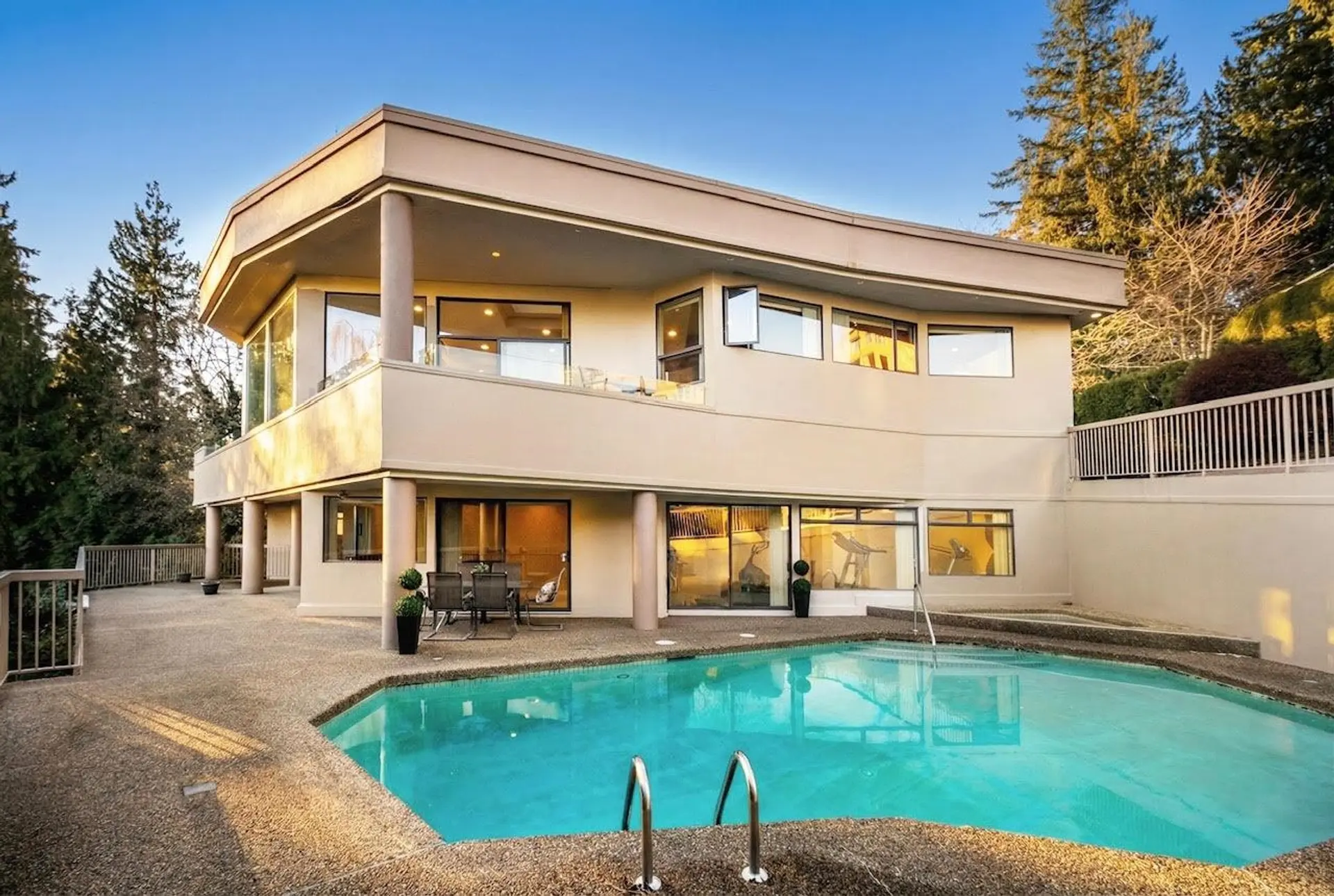 Property at 2490 Westhill Court, West Vancouver, BC