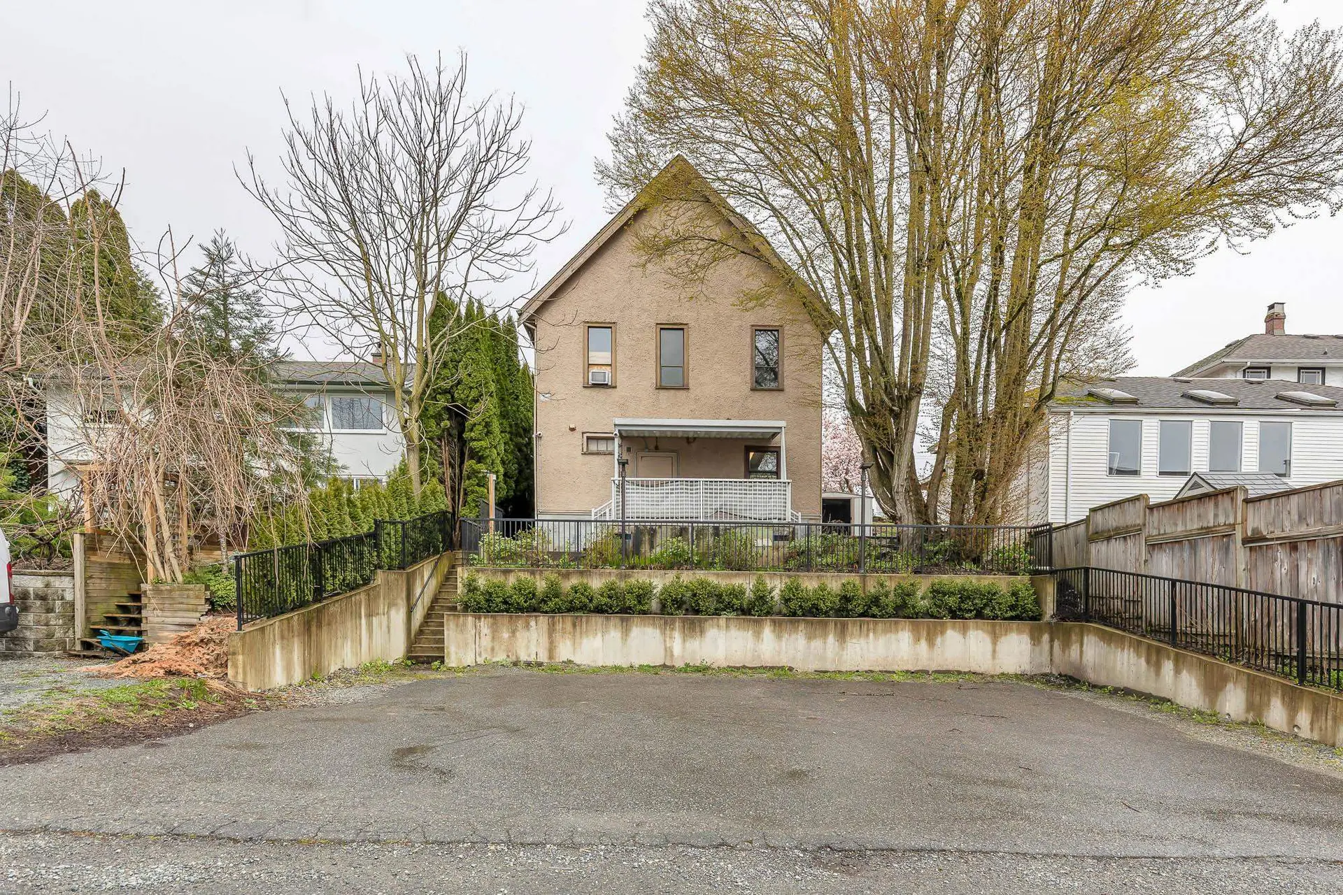 Property at 33170 7 Avenue, Mission, BC