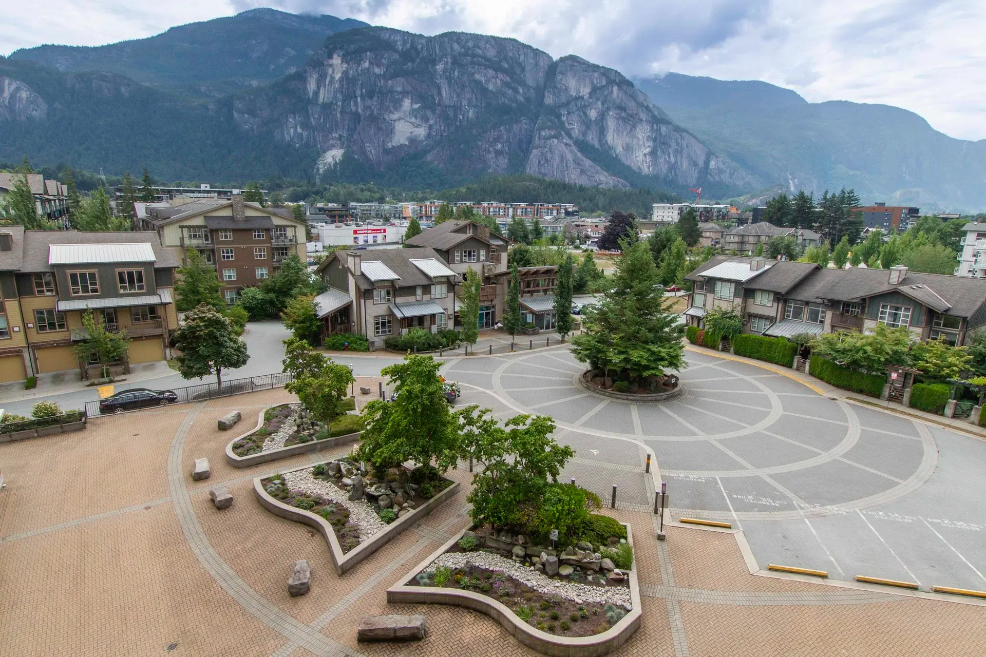 Property at #402 1211 VILLAGE GREEN WAY, Squamish, BC