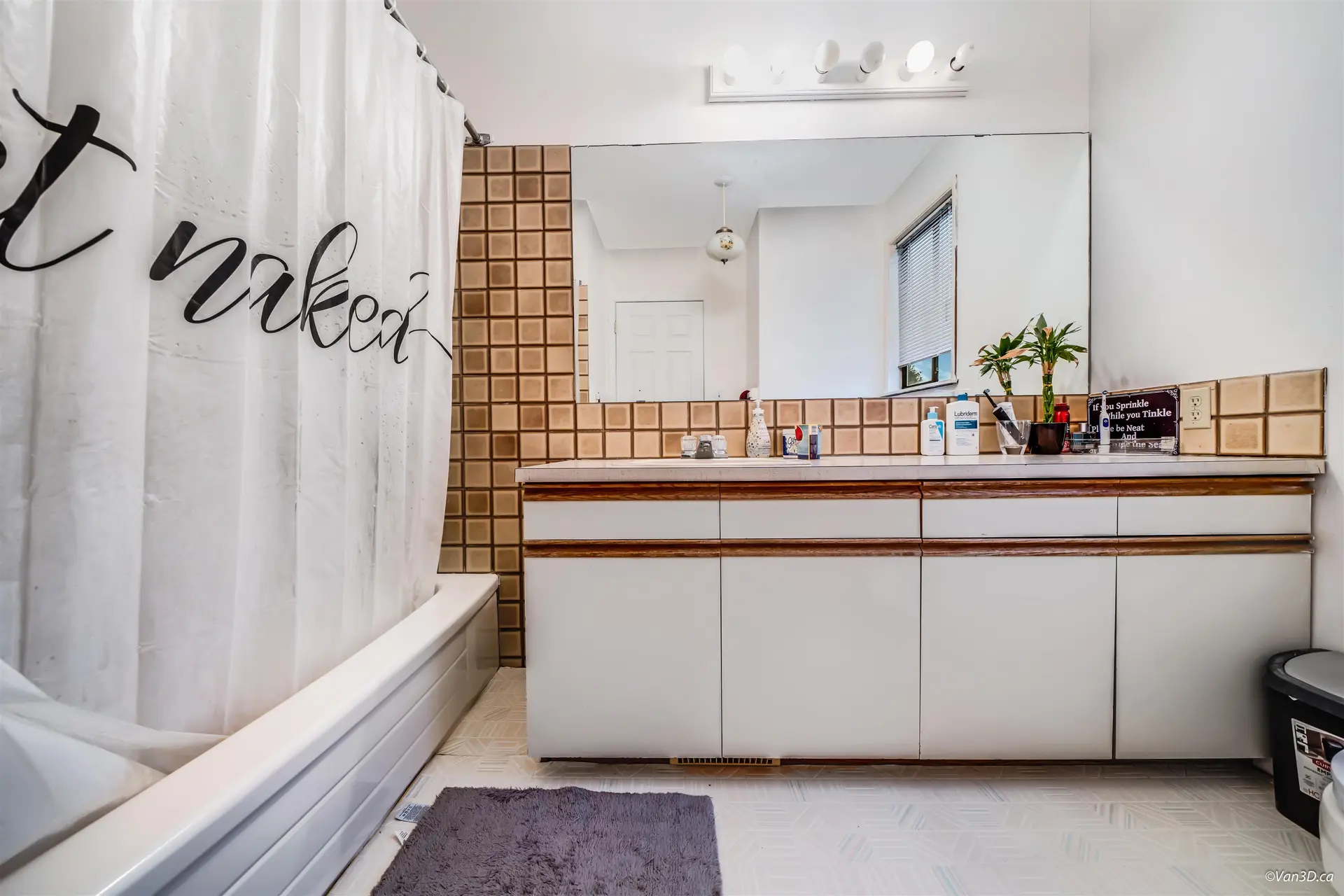 Property at 221 W 28TH STREET, North Vancouver, BC