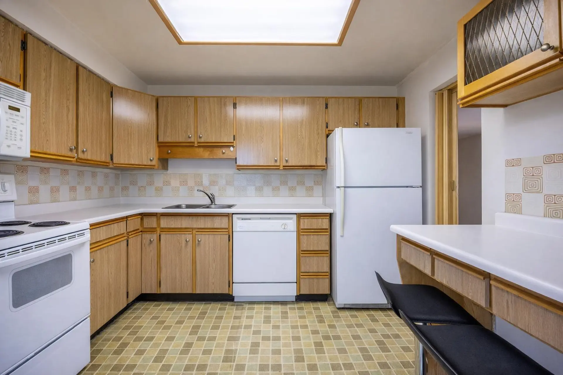 Property at #902 615 BELMONT STREET, New Westminster, BC